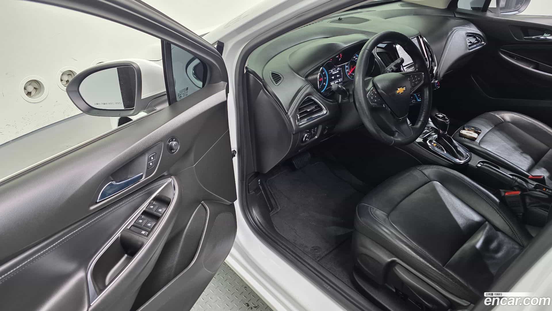 Cruze Chevrolet 2017.11-OPTION-016