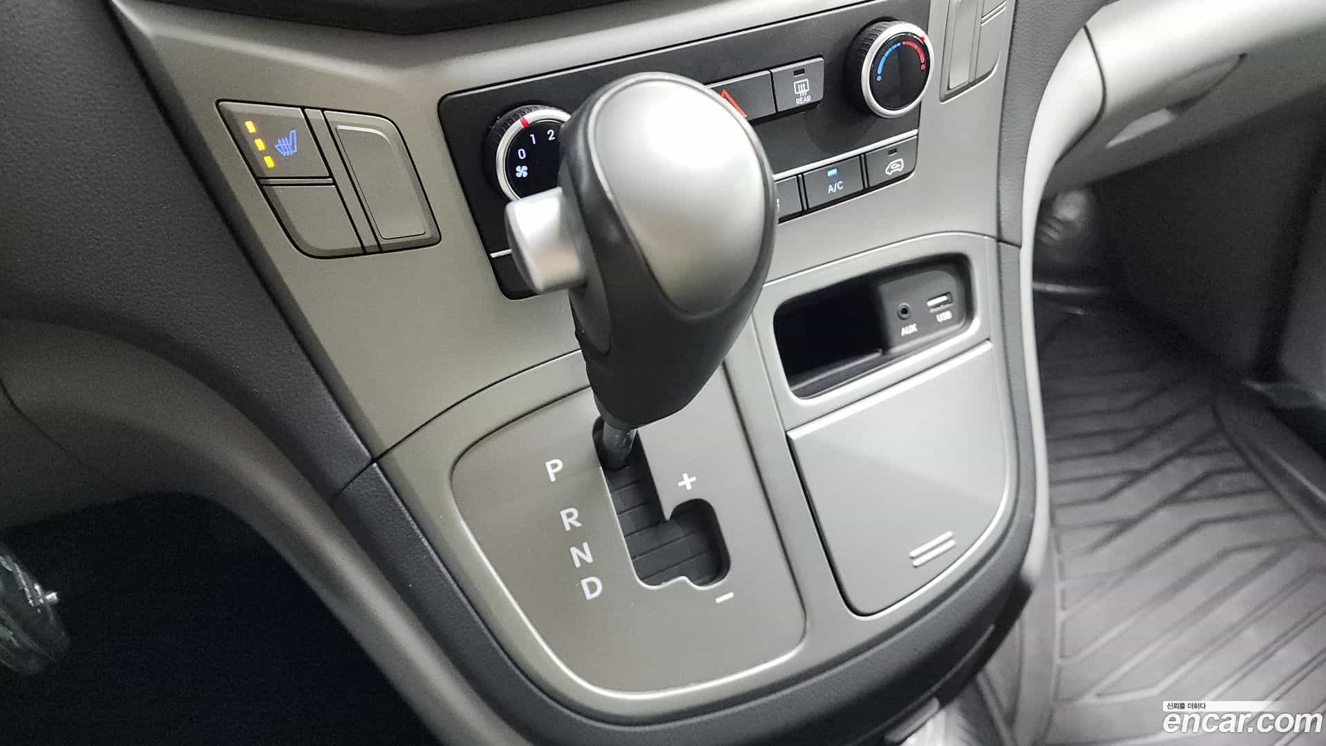 Starex Hyundai 2018.10-INNER-009