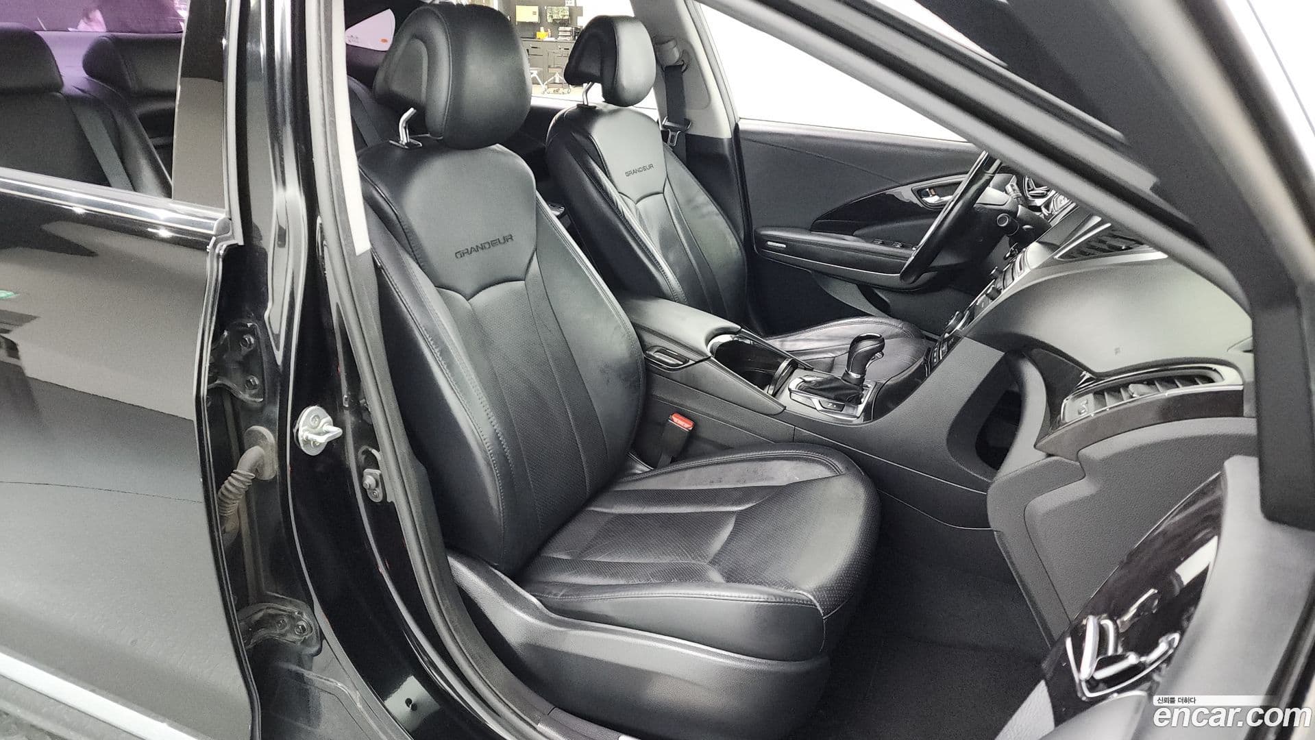 Main__Slider__Photo:Grandeur Hyundai 2014.5-10