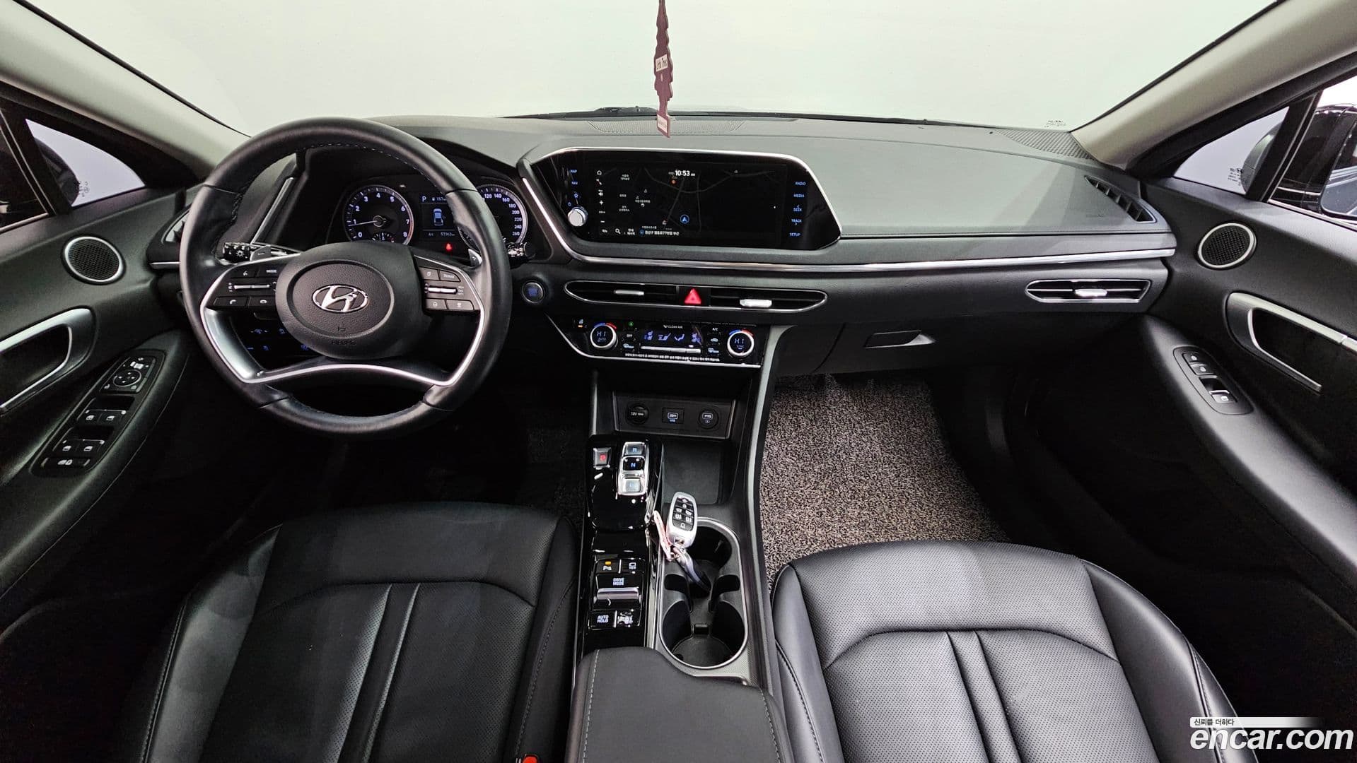 Main__Slider__Photo:Sonata Hyundai 2020.5-6