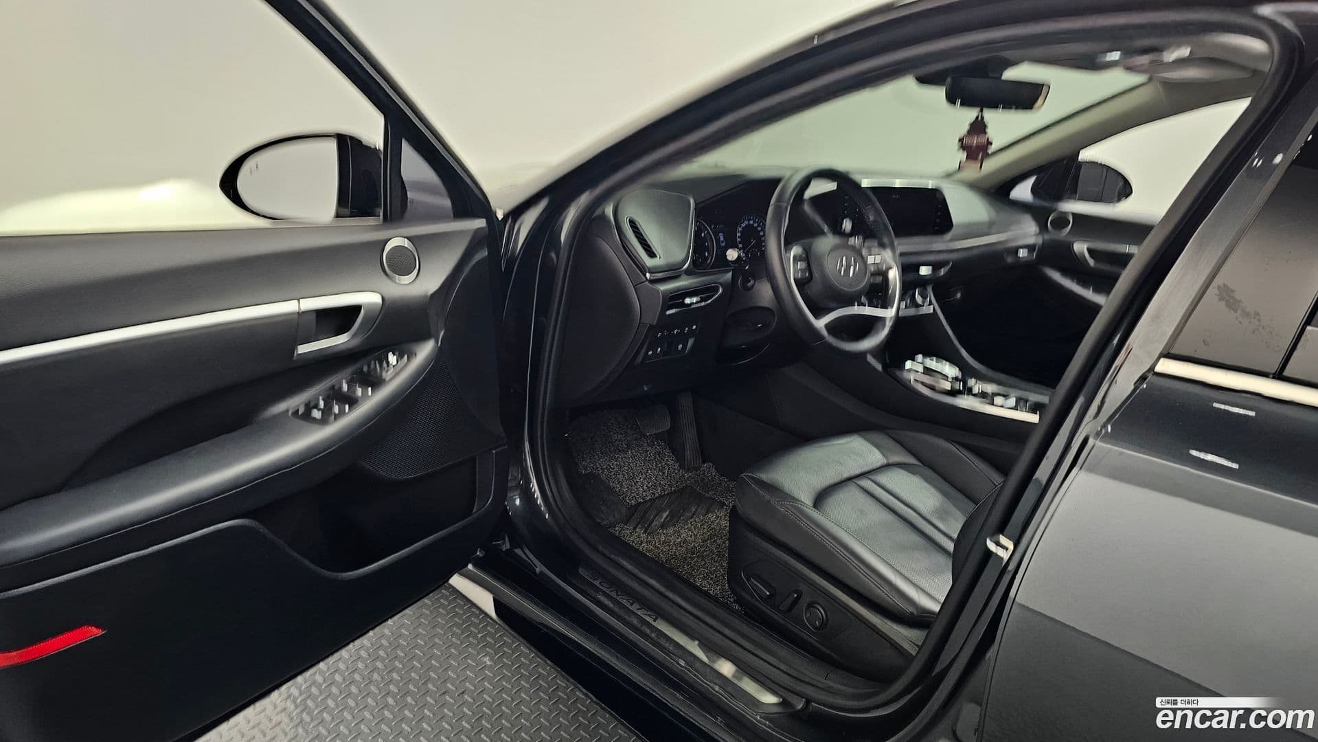 Main__Slider__Photo:Sonata Hyundai 2020.5-9