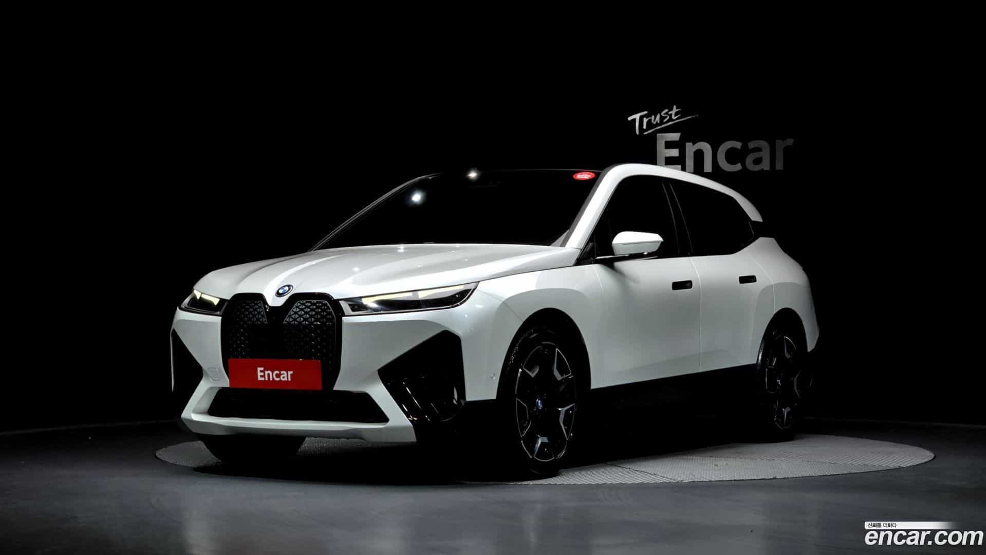 iX BMW 2022.8-OUTER-001