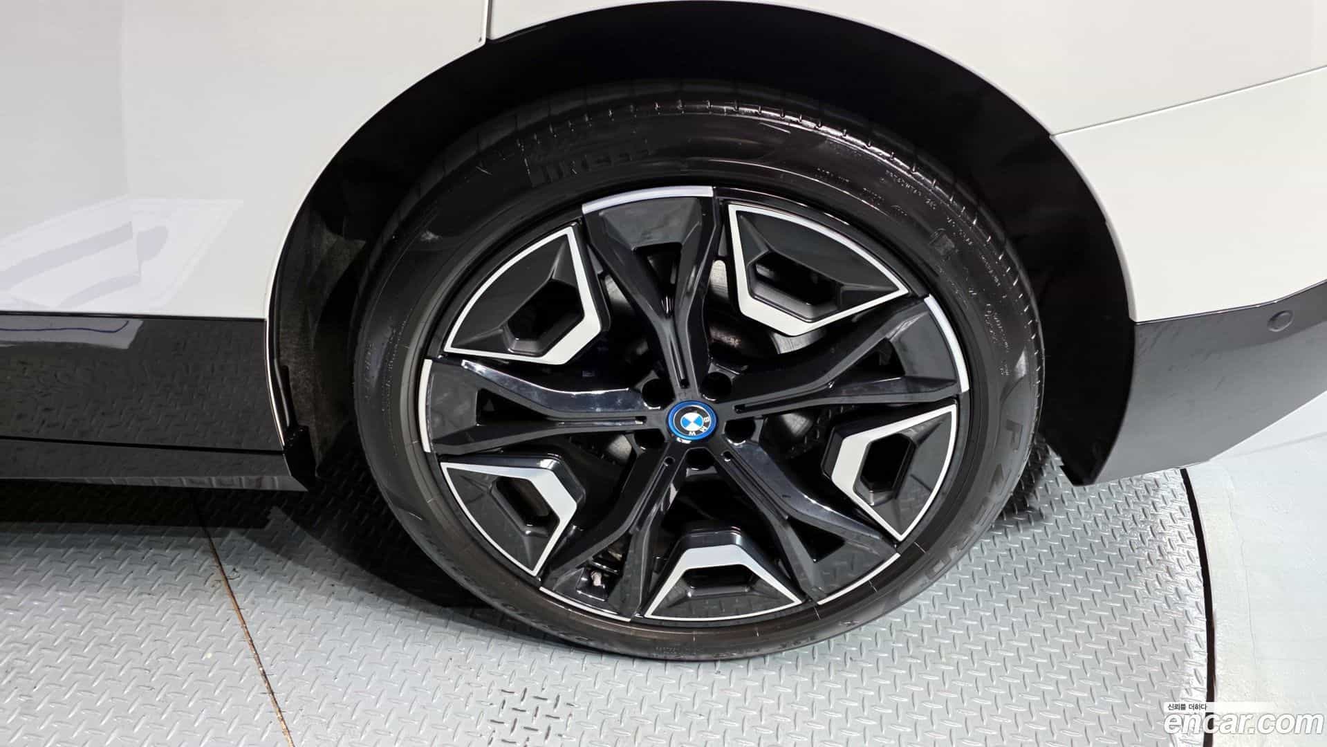 iX BMW 2022.8-OUTER-005