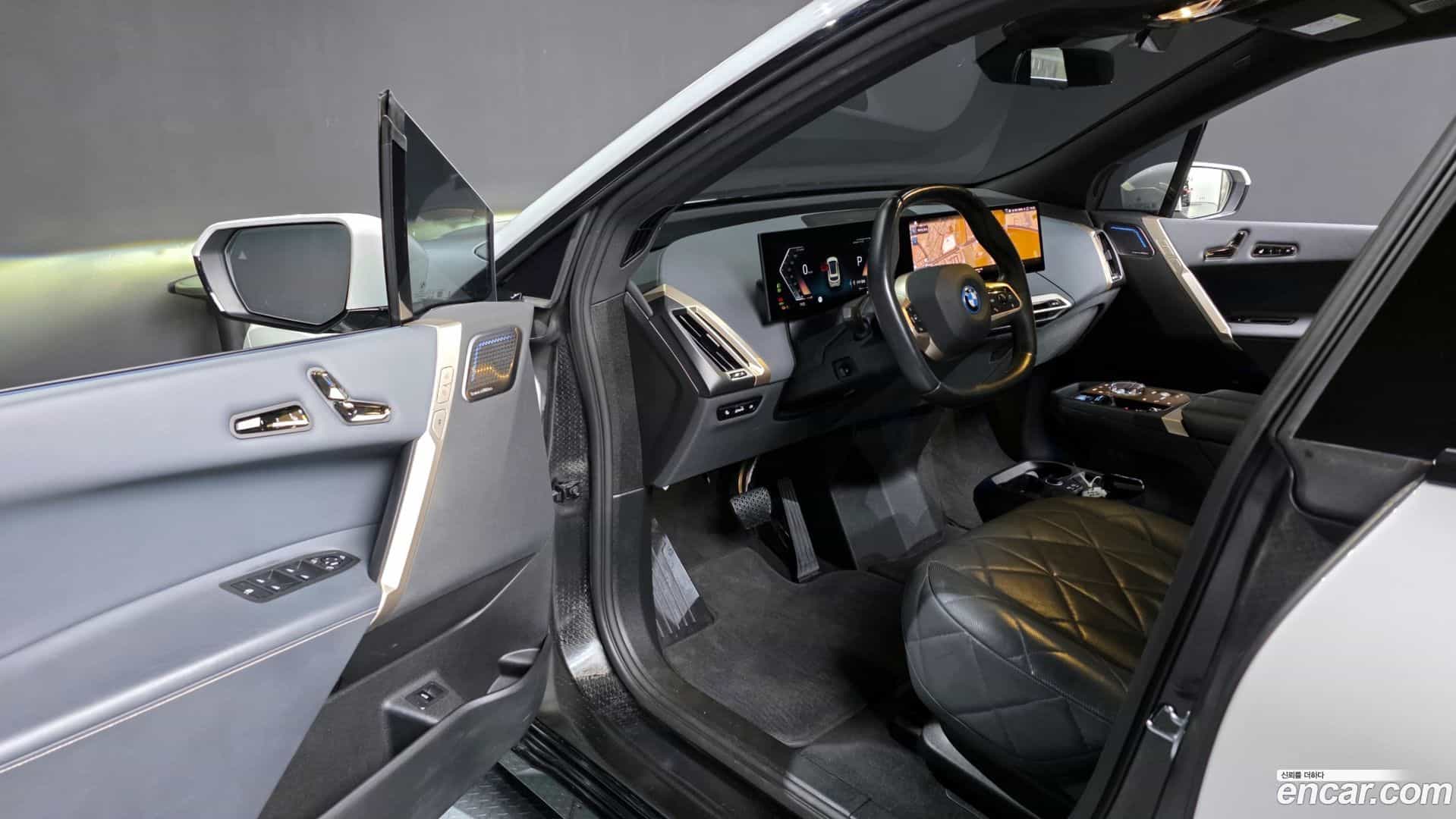 iX BMW 2022.8-INNER-010