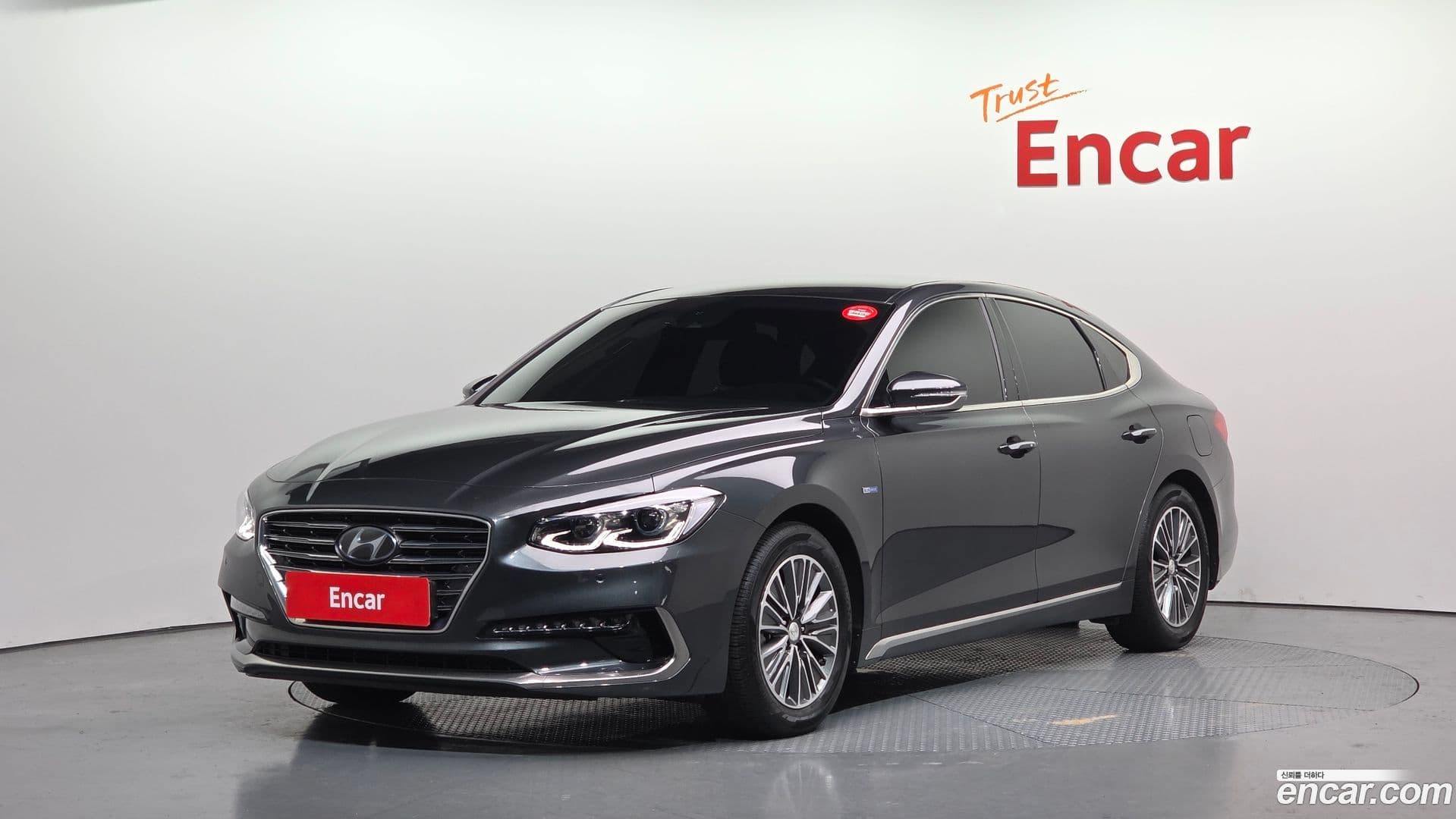 Main__Slider__Photo:Grandeur Hyundai 2019.8-0