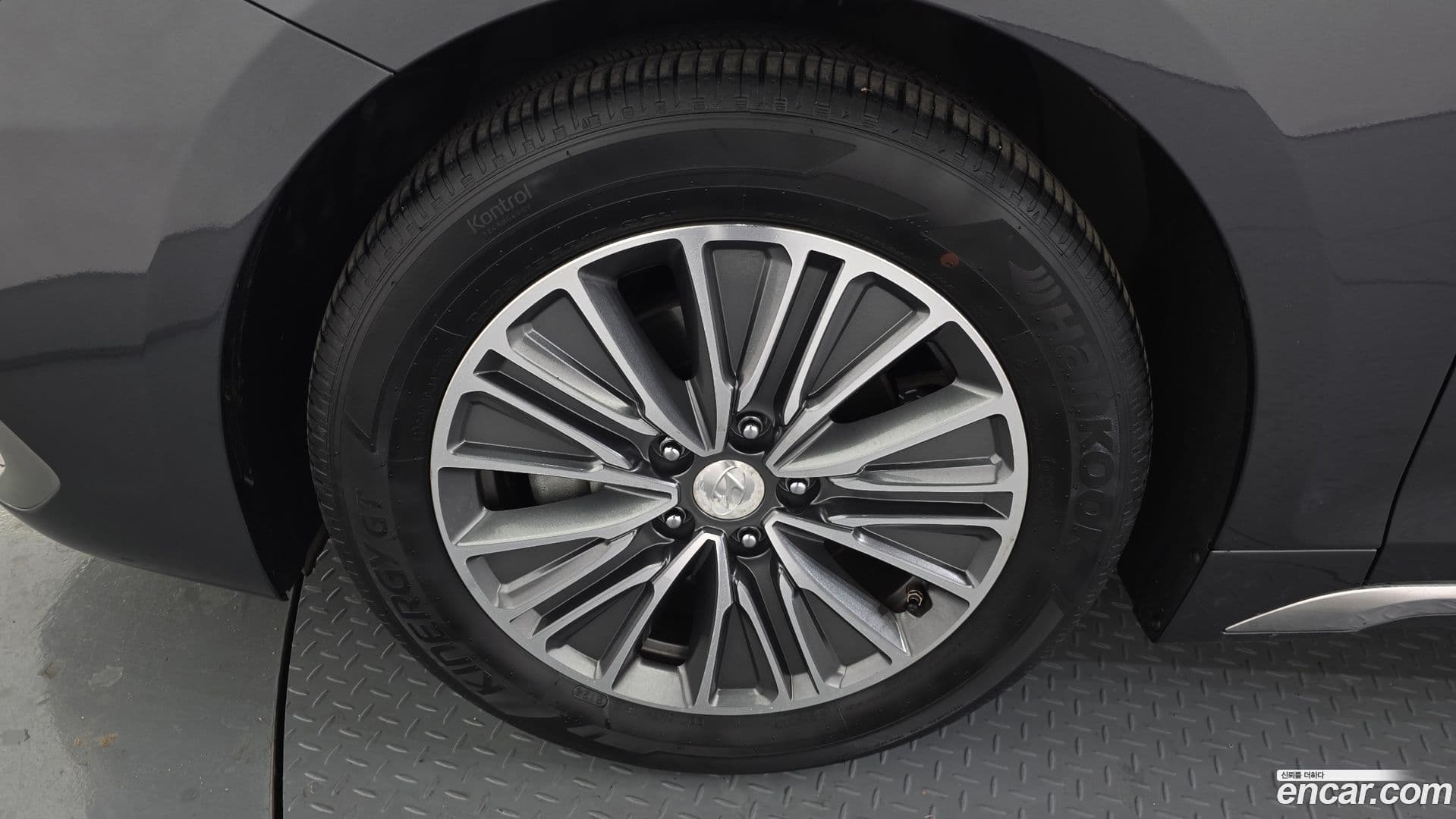 Main__Slider__Photo:Grandeur Hyundai 2019.8-4