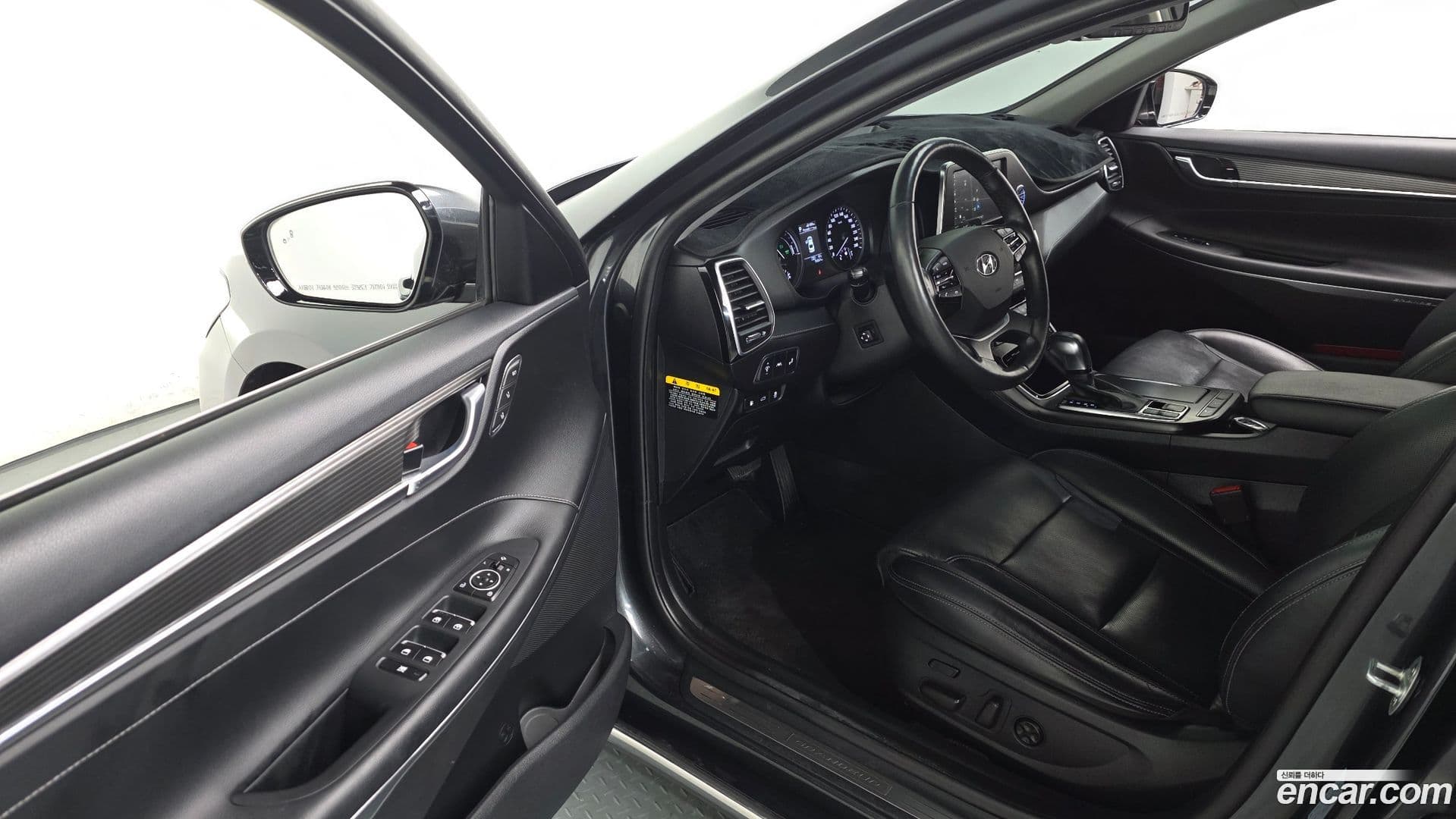 Main__Slider__Photo:Grandeur Hyundai 2019.8-11