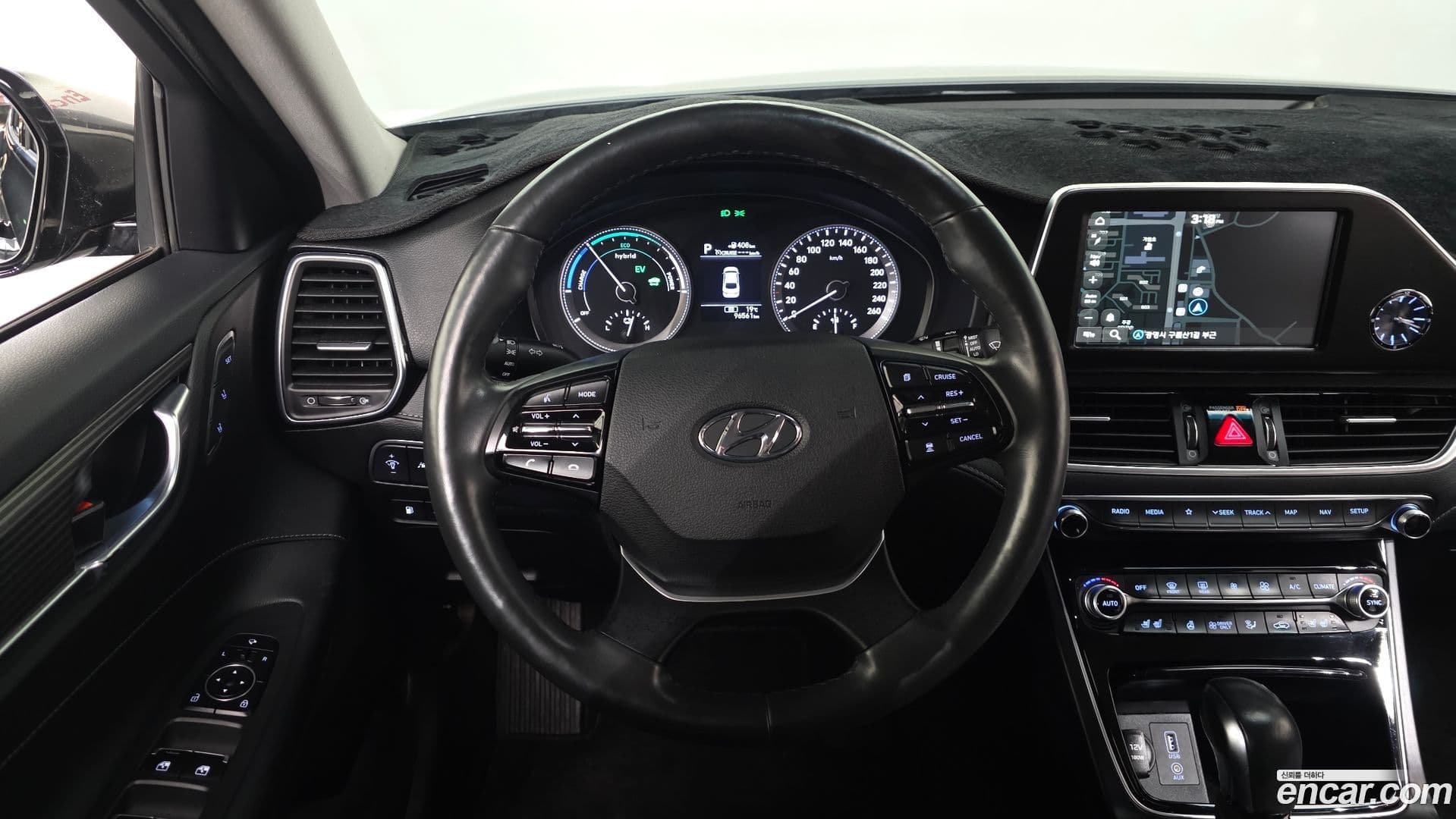 Main__Slider__Photo:Grandeur Hyundai 2019.8-12