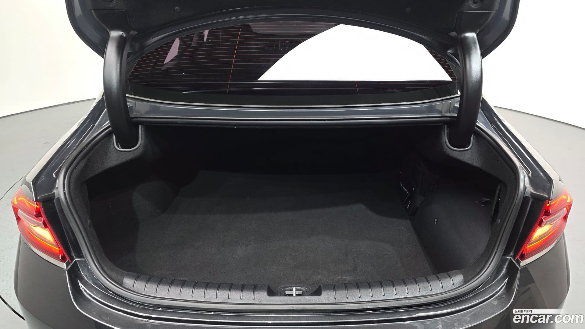 Main__Slider__Photo:Grandeur Hyundai 2019.8-19