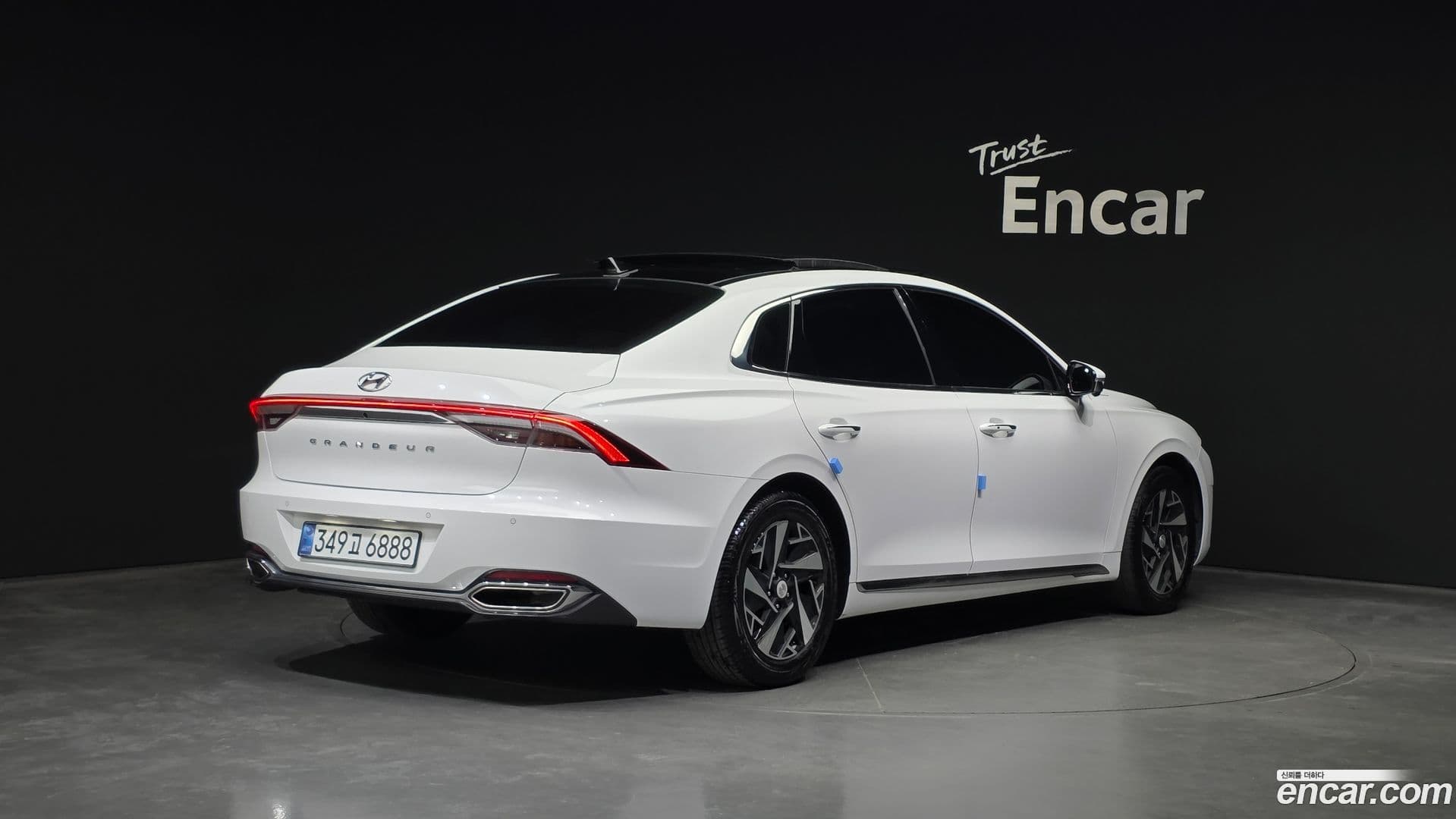 Main__Slider__Photo:Grandeur Hyundai 2022.5-1