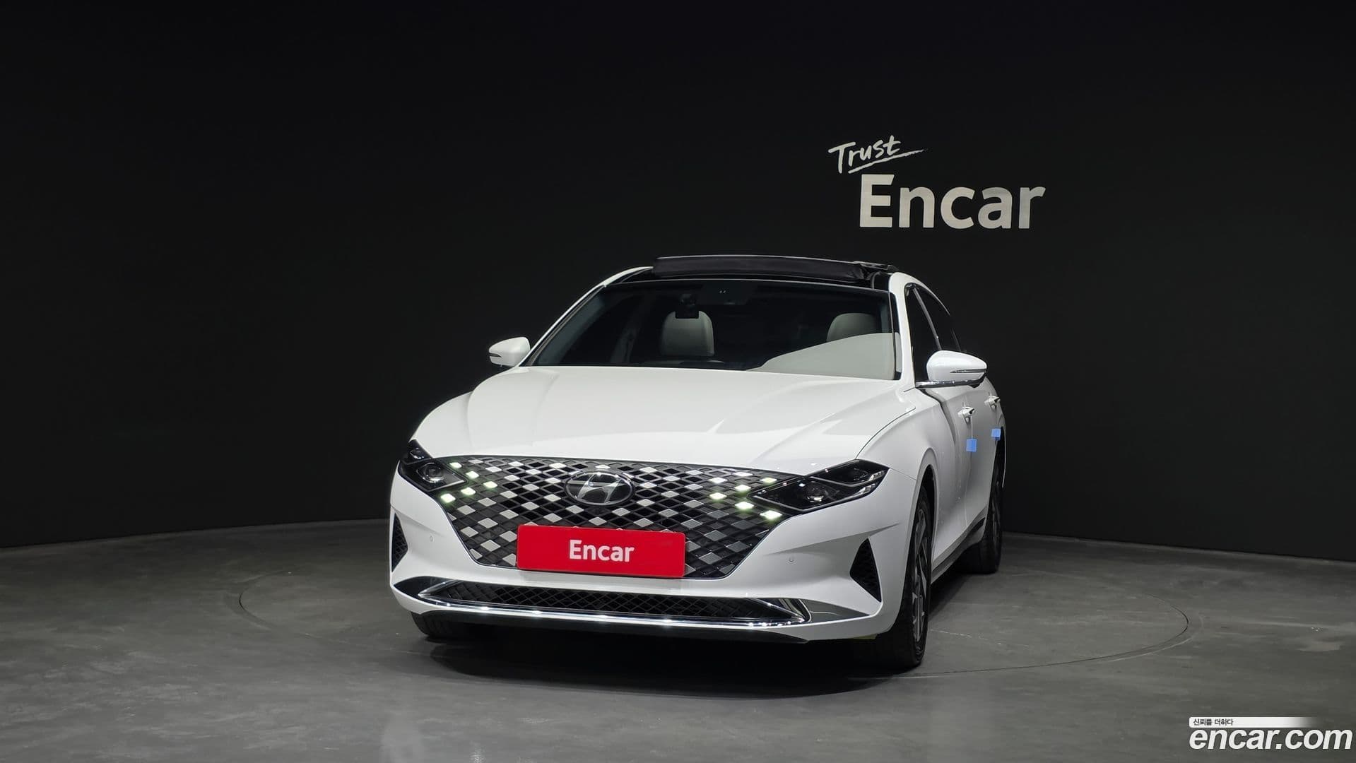 Main__Slider__Photo:Grandeur Hyundai 2022.5-2