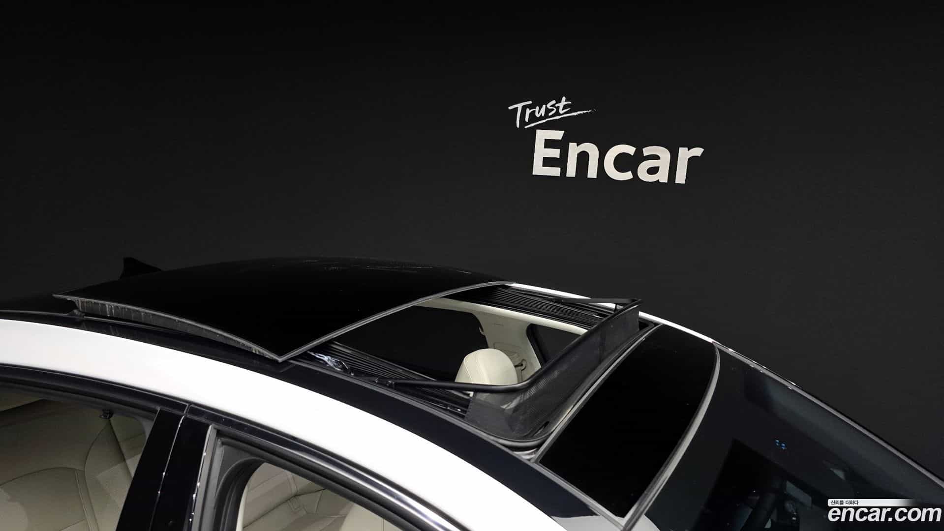 Grandeur Hyundai 2022.5-OPTION-023