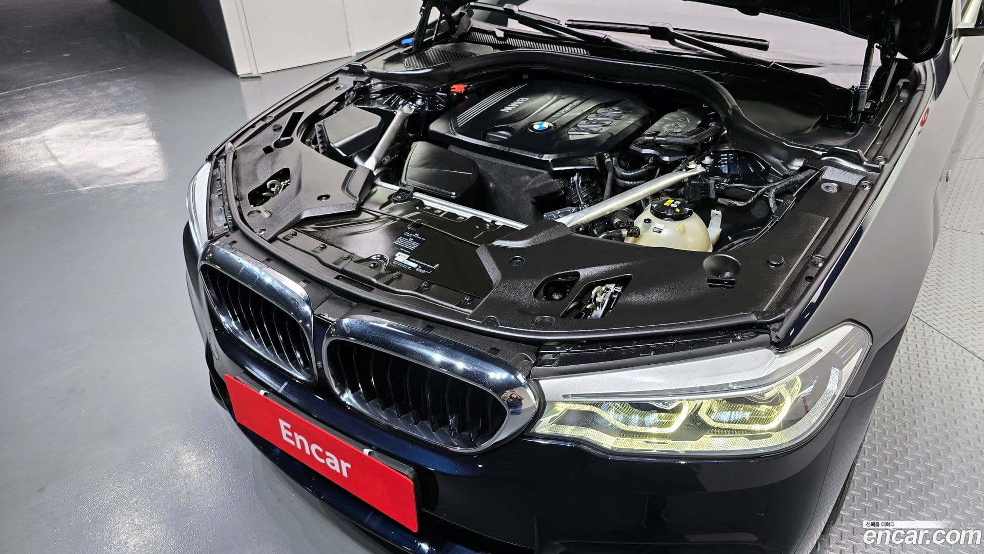 Main__Slider__Photo:5-Series BMW 2018.1-5