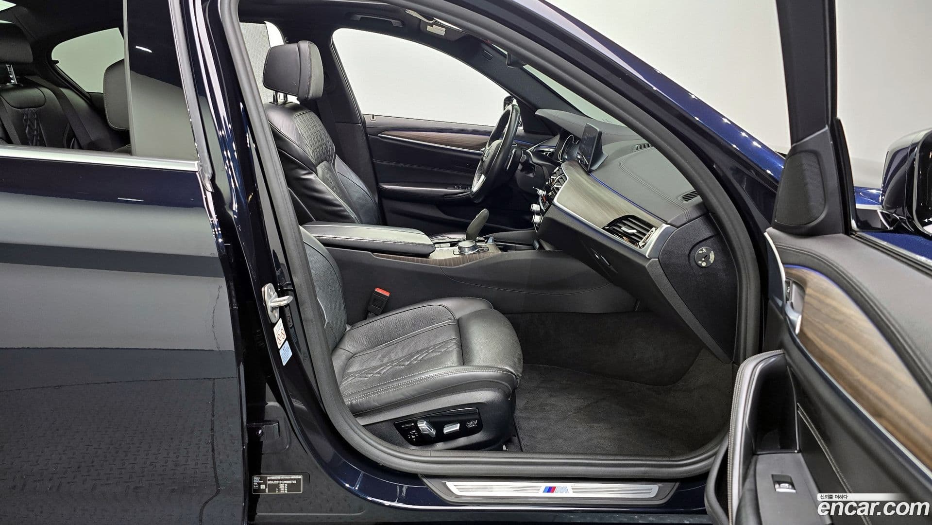 Main__Slider__Photo:5-Series BMW 2018.1-9