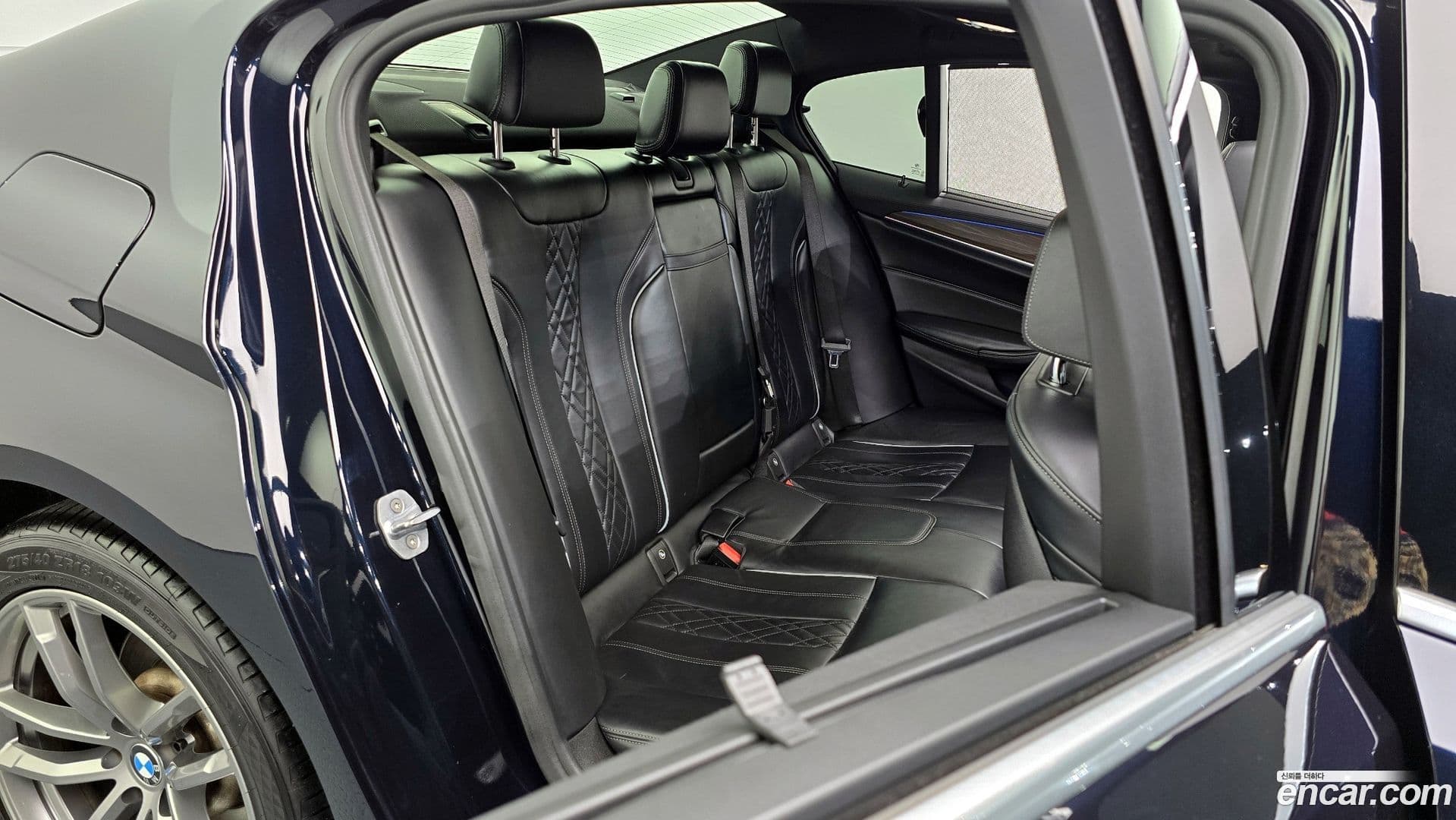 Main__Slider__Photo:5-Series BMW 2018.1-11