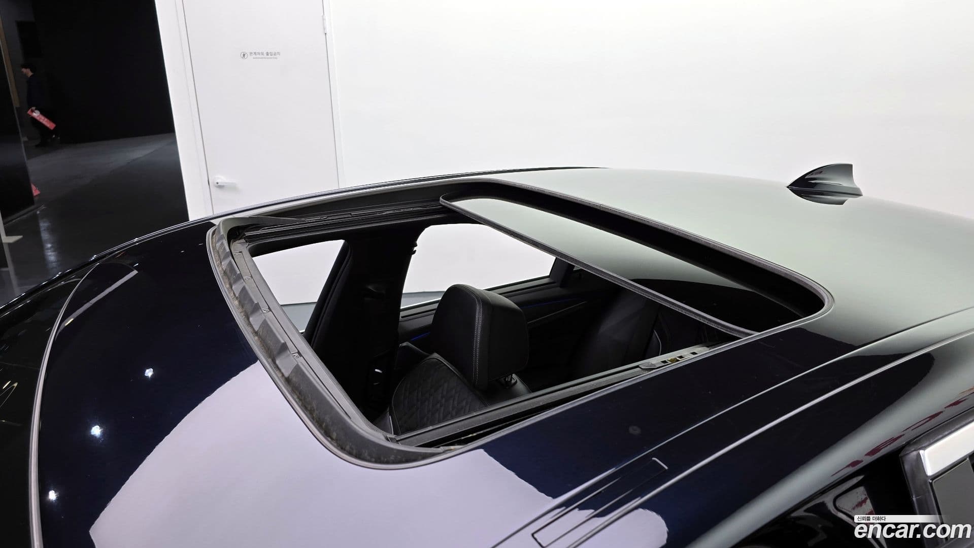 Main__Slider__Photo:5-Series BMW 2018.1-17