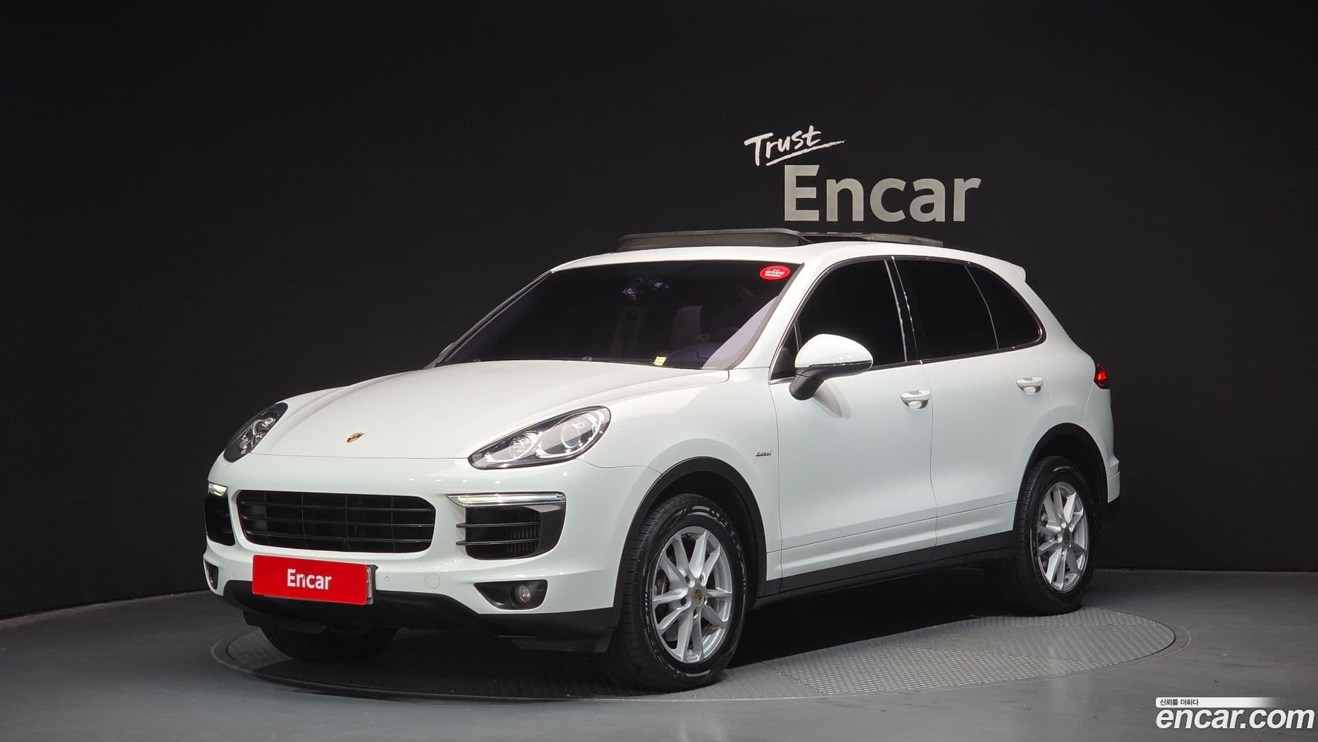 Main__Slider__Photo:Cayenne Porsche 2015.11-0