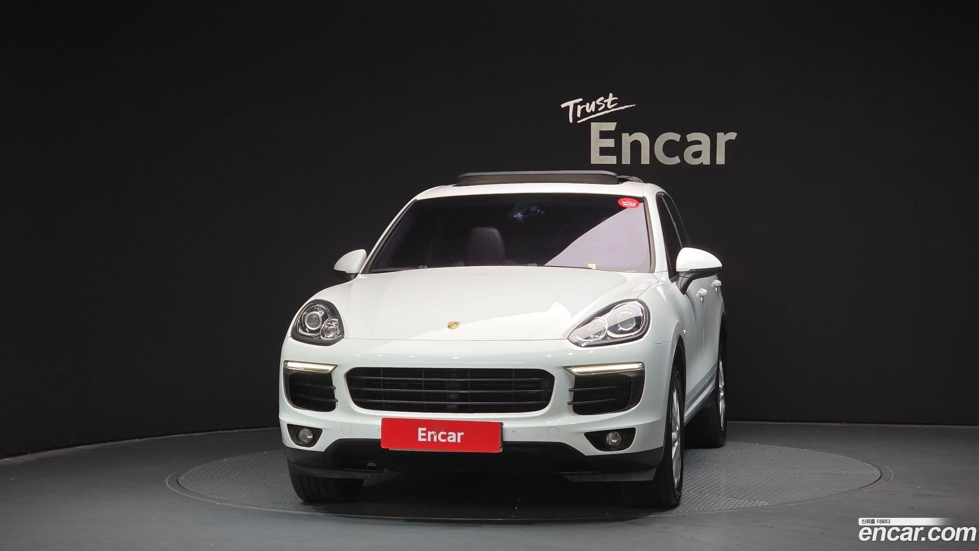 Main__Slider__Photo:Cayenne Porsche 2015.11-2