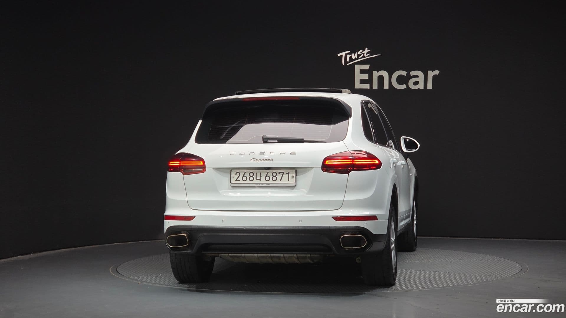 Main__Slider__Photo:Cayenne Porsche 2015.11-3