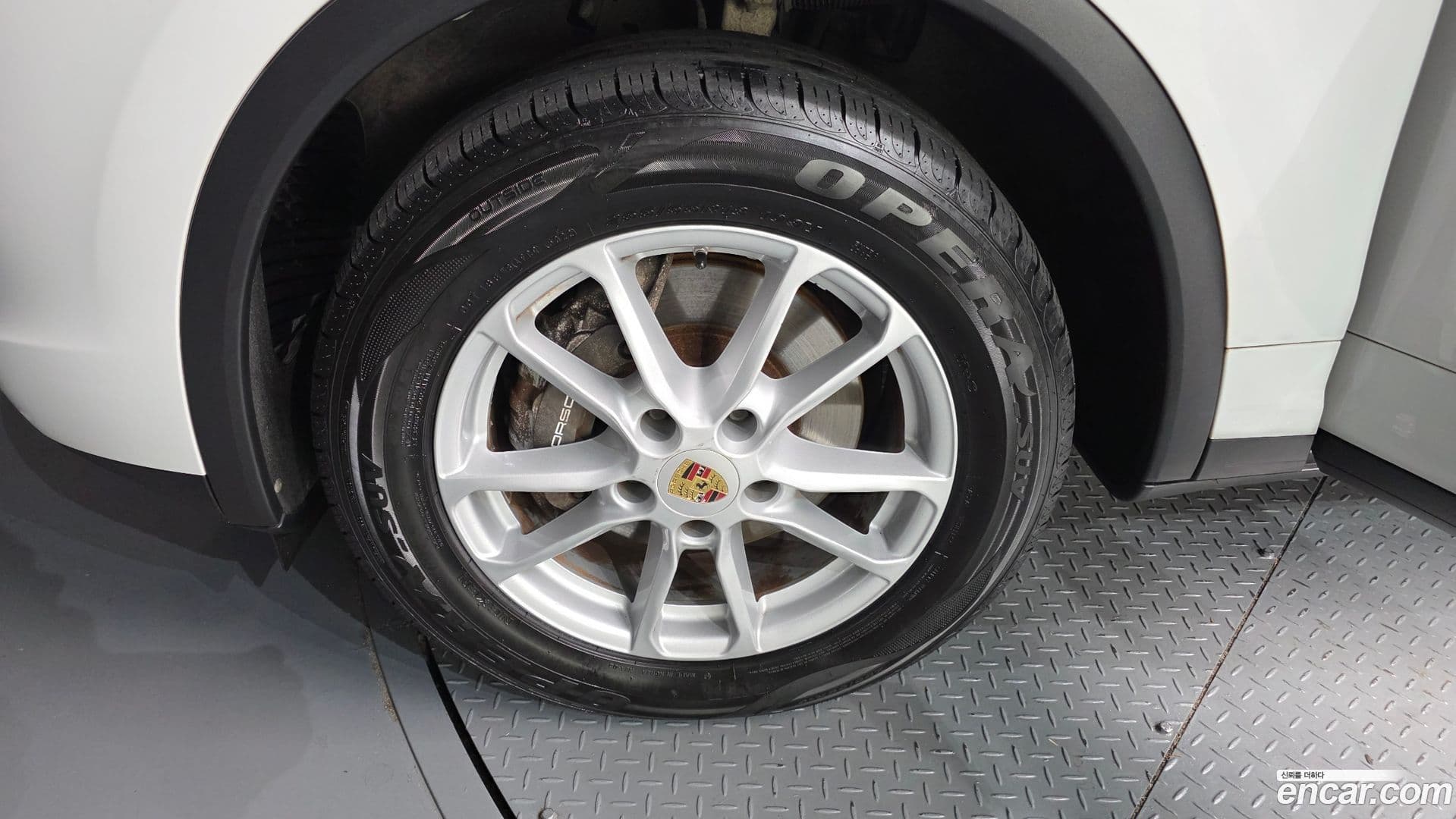 Main__Slider__Photo:Cayenne Porsche 2015.11-4