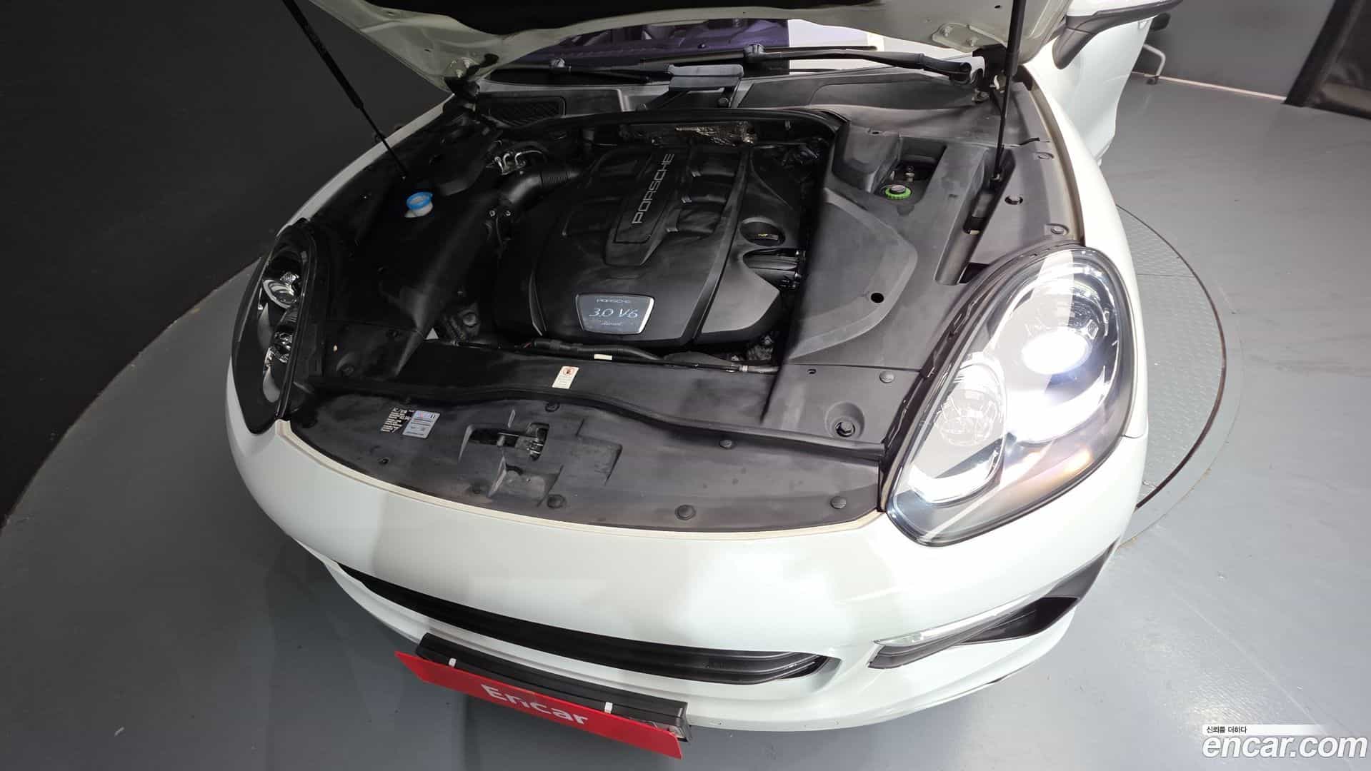 Cayenne Porsche 2015.11-INNER-006