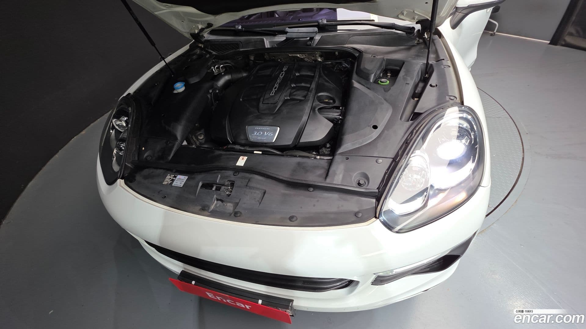 Main__Slider__Photo:Cayenne Porsche 2015.11-5