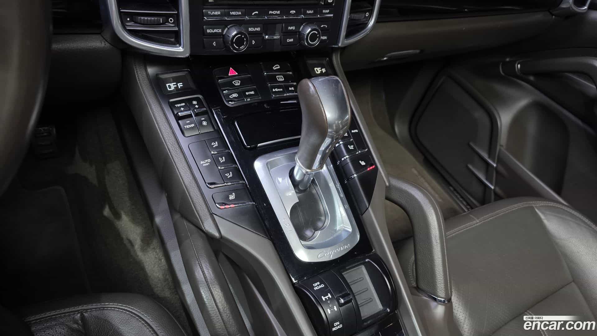 Cayenne Porsche 2015.11-INNER-009