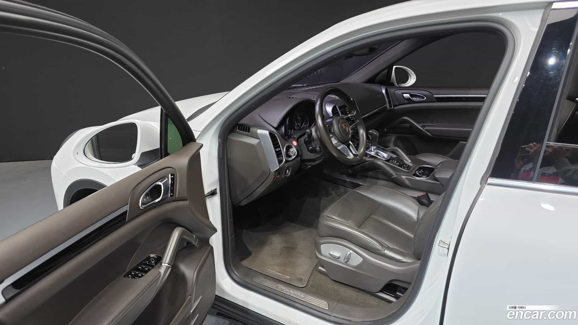 Cayenne Porsche 2015.11-INNER-010