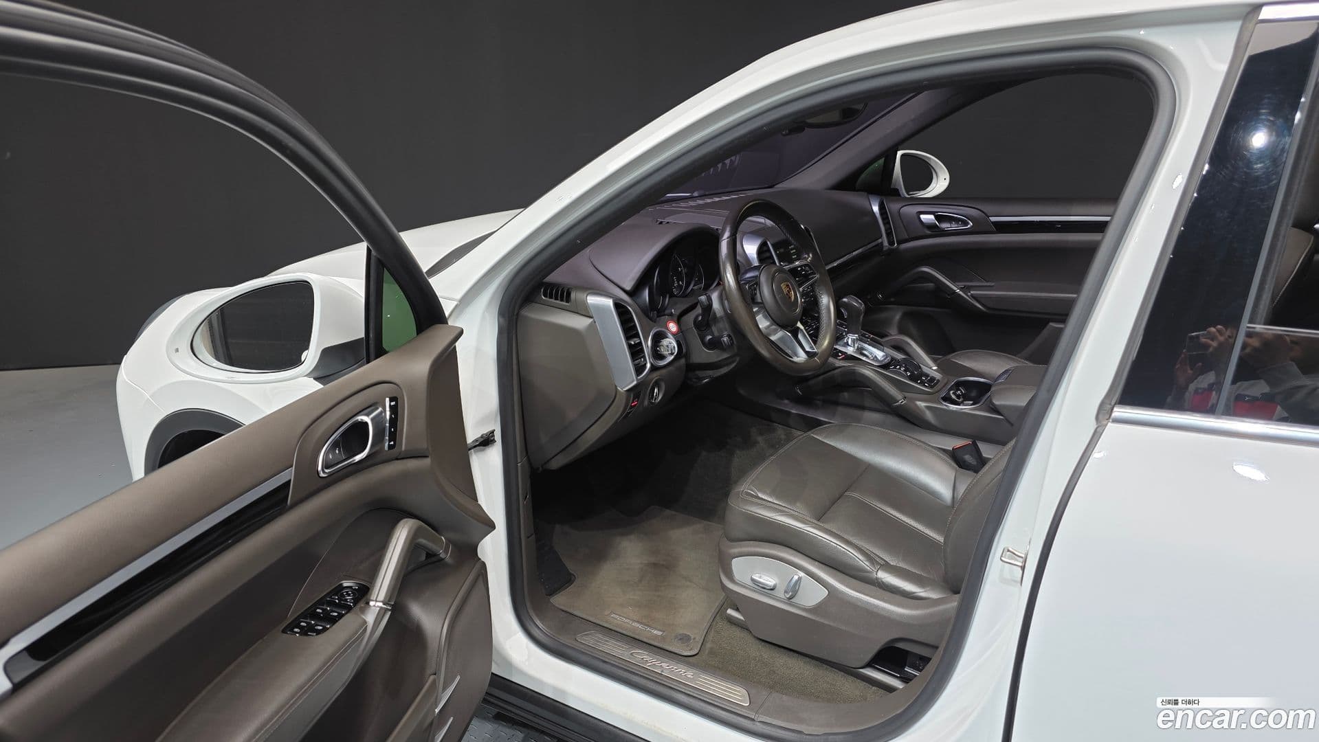 Main__Slider__Photo:Cayenne Porsche 2015.11-9