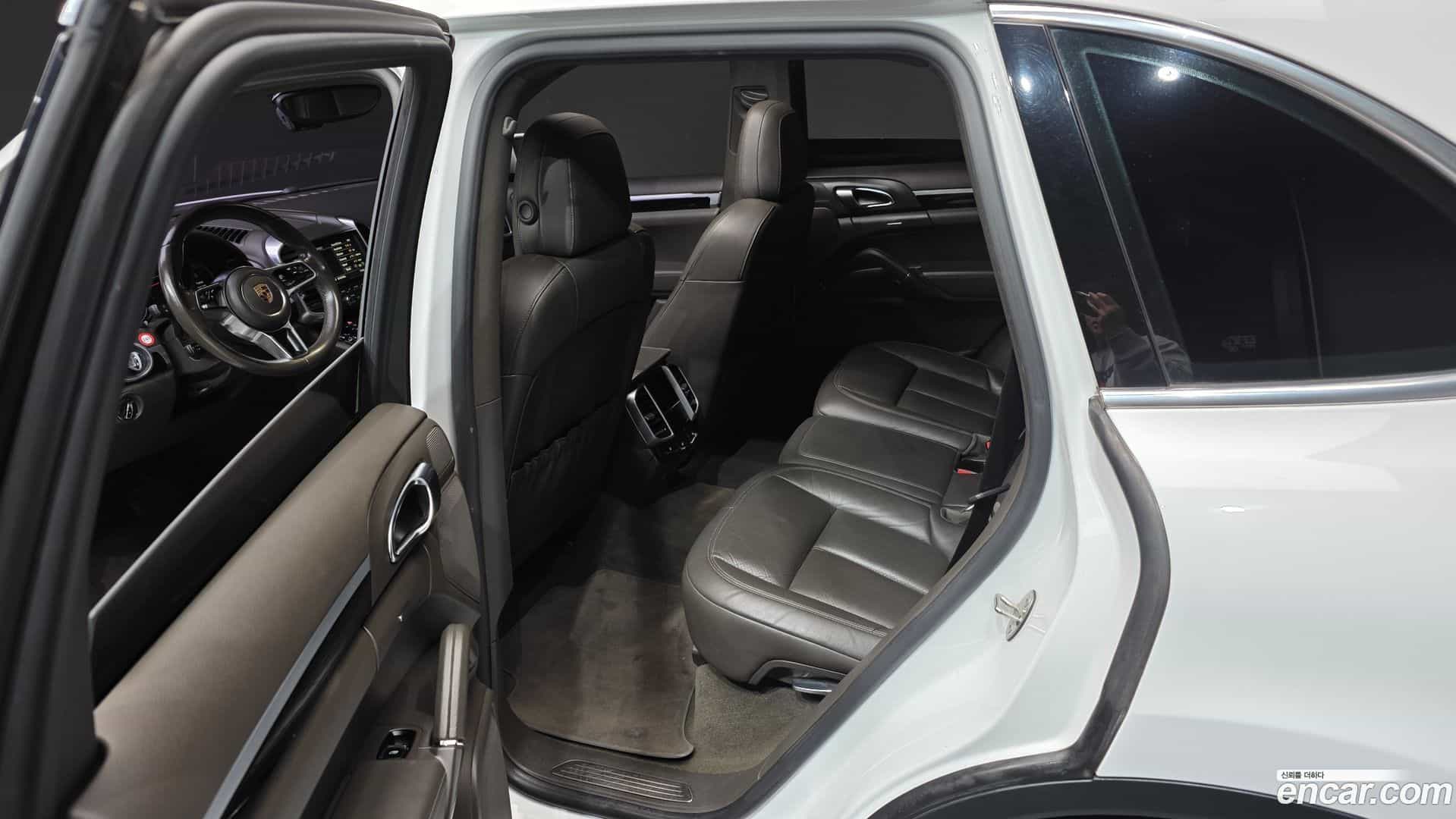 Cayenne Porsche 2015.11-OPTION-015