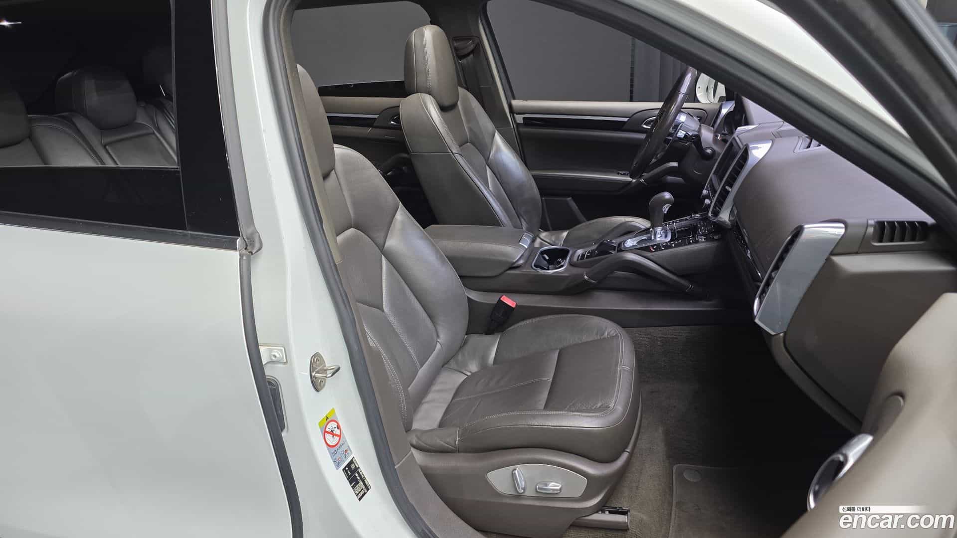 Cayenne Porsche 2015.11-OPTION-016