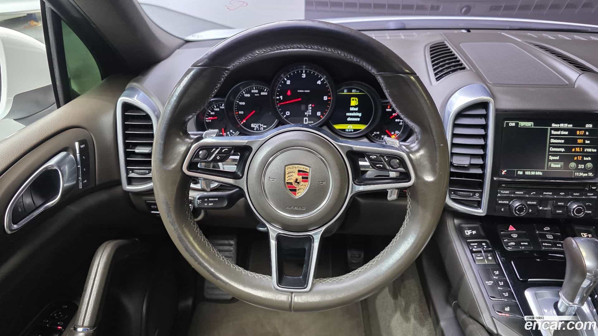 Cayenne Porsche 2015.11-OPTION-017