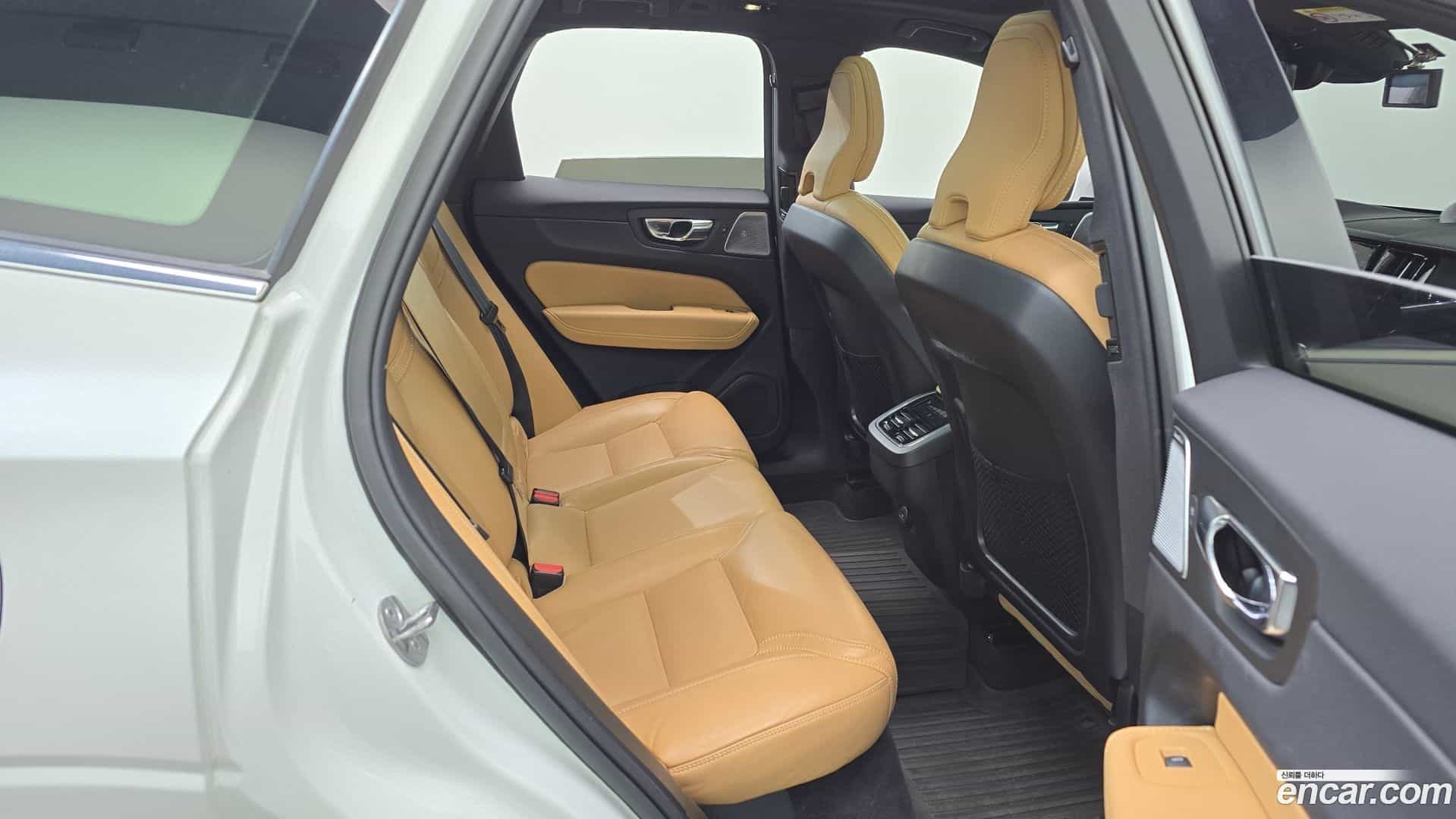 XC60 Volvo 2022.4-OPTION-016