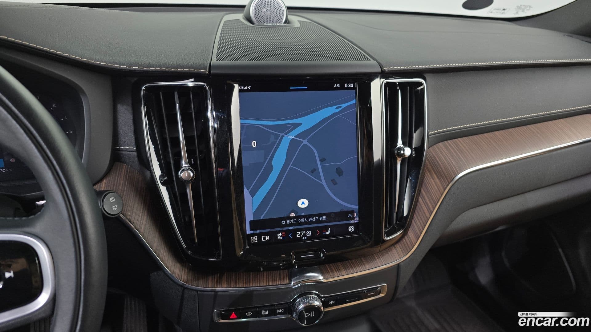 Main__Slider__Photo:XC60 Volvo 2022.4-13