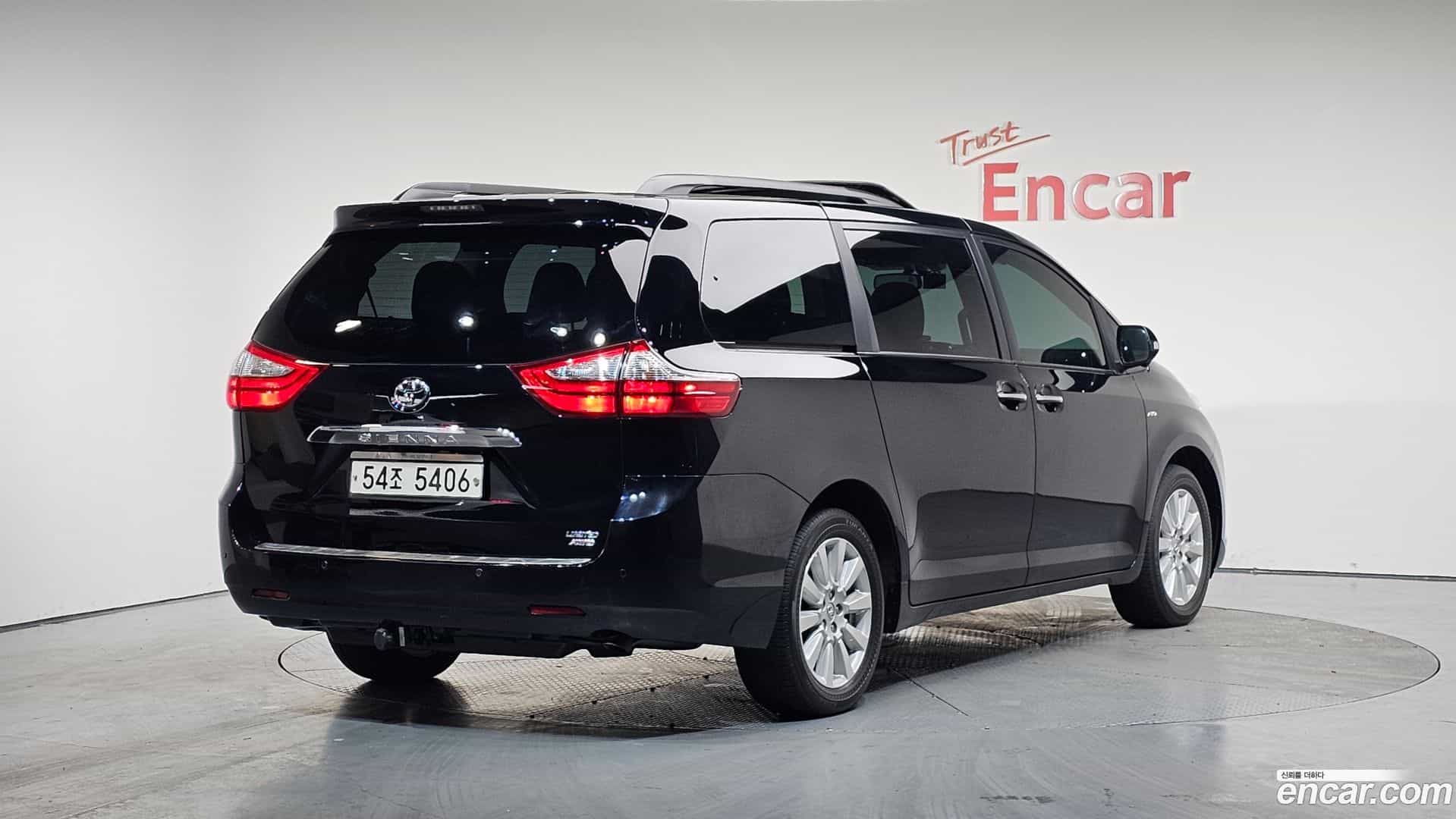 Sienna Toyota 2017.8-OUTER-002