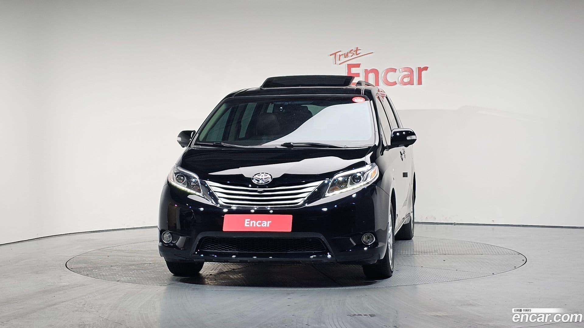 Main__Slider__Photo:Sienna Toyota 2017.8-2