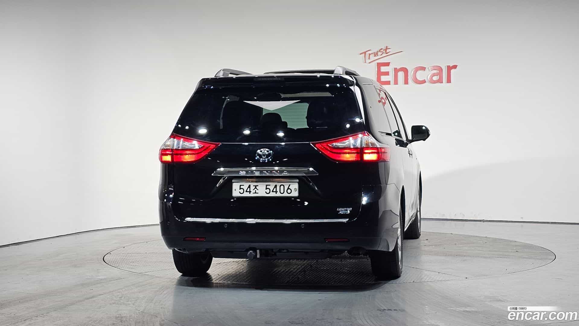 Sienna Toyota 2017.8-OUTER-004