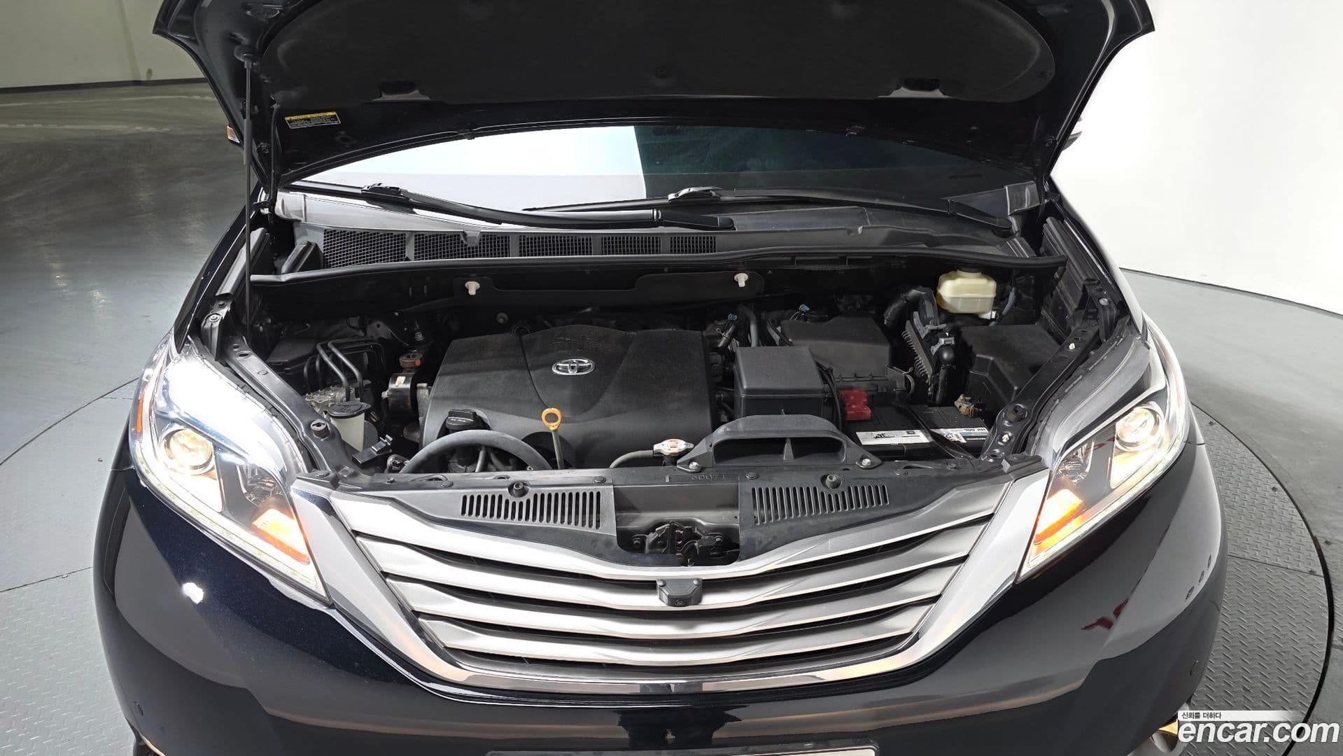 Main__Slider__Photo:Sienna Toyota 2017.8-5