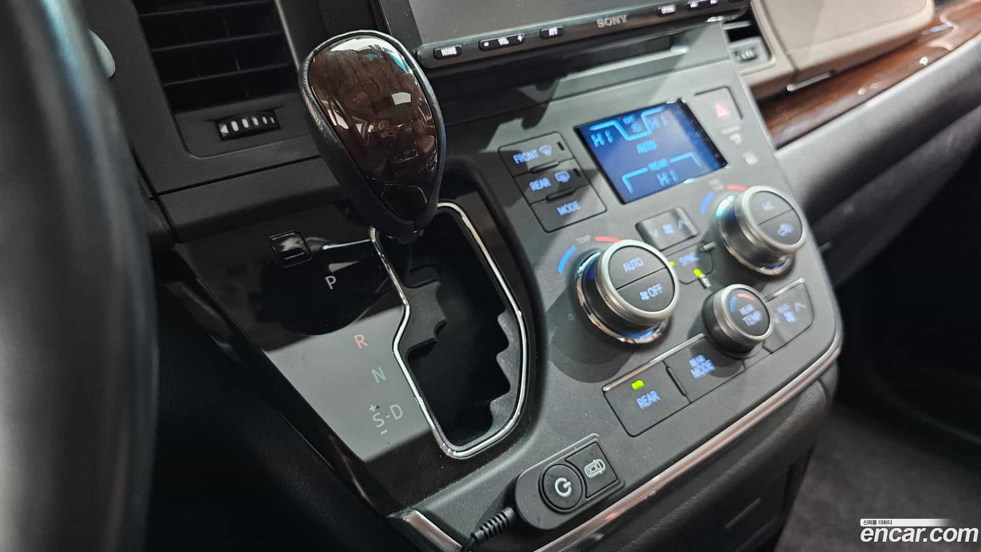 Sienna Toyota 2017.8-INNER-009