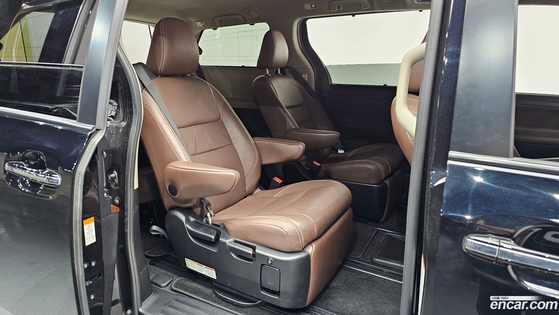 Main__Slider__Photo:Sienna Toyota 2017.8-11