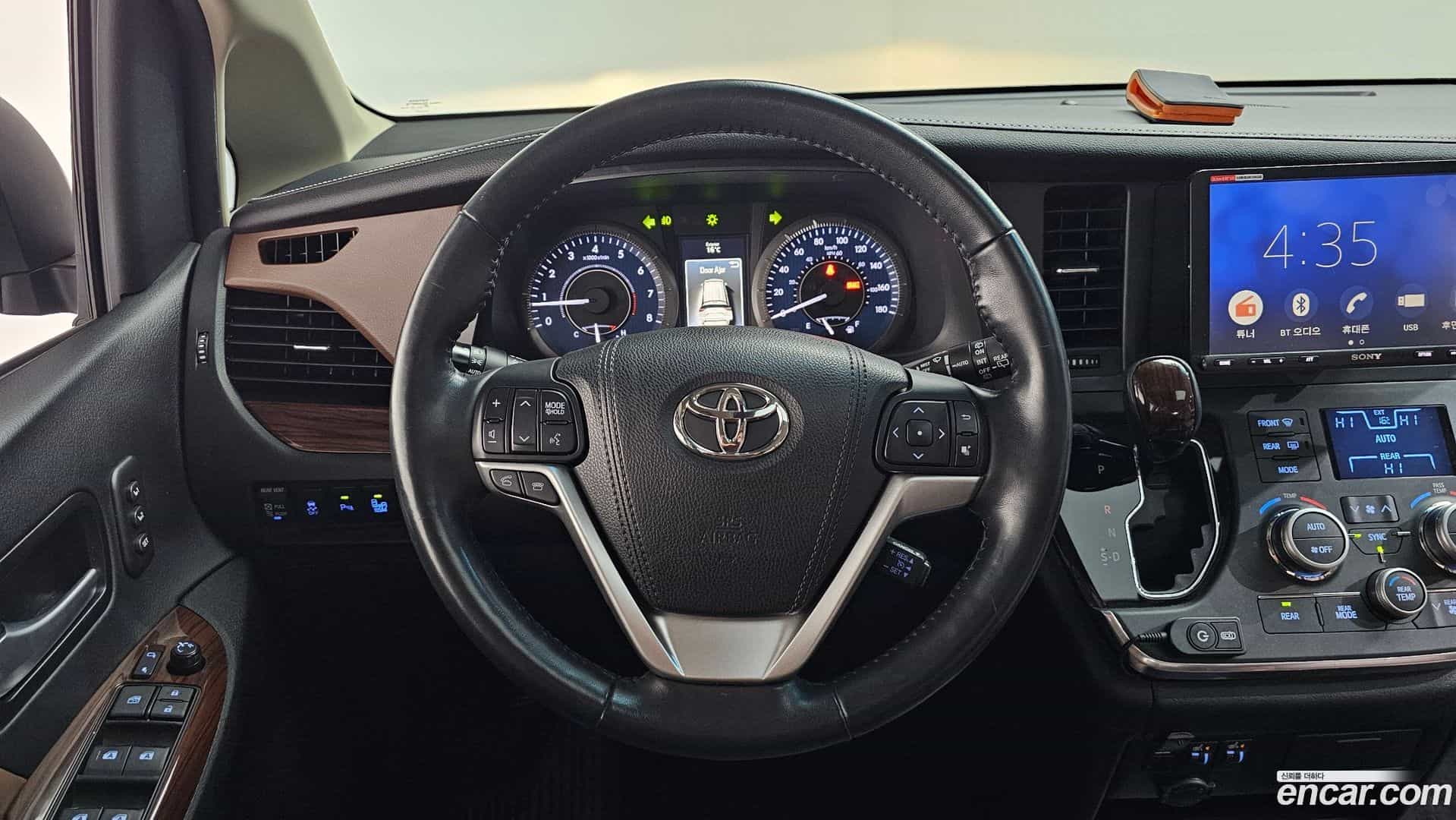 Sienna Toyota 2017.8-OPTION-017