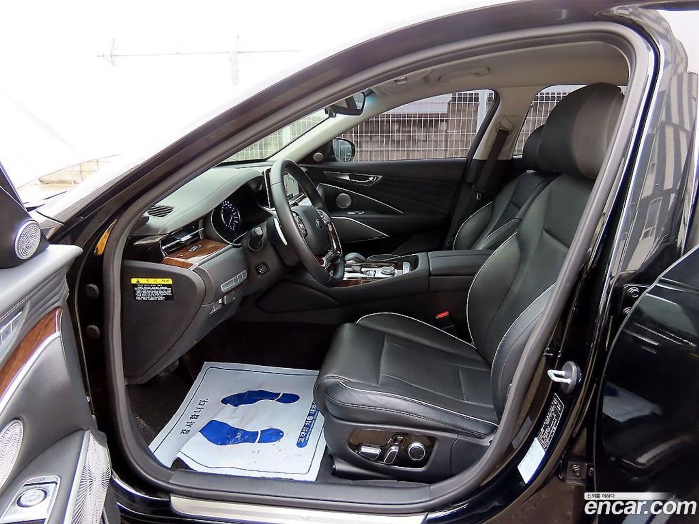 Main__Slider__Photo:K9 Kia 2019.3-5