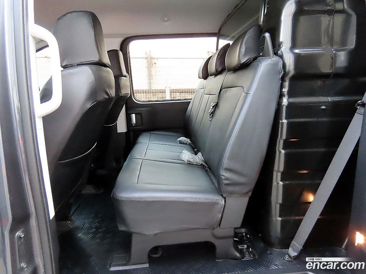 Main__Slider__Photo:Staria Hyundai 2022.2-6