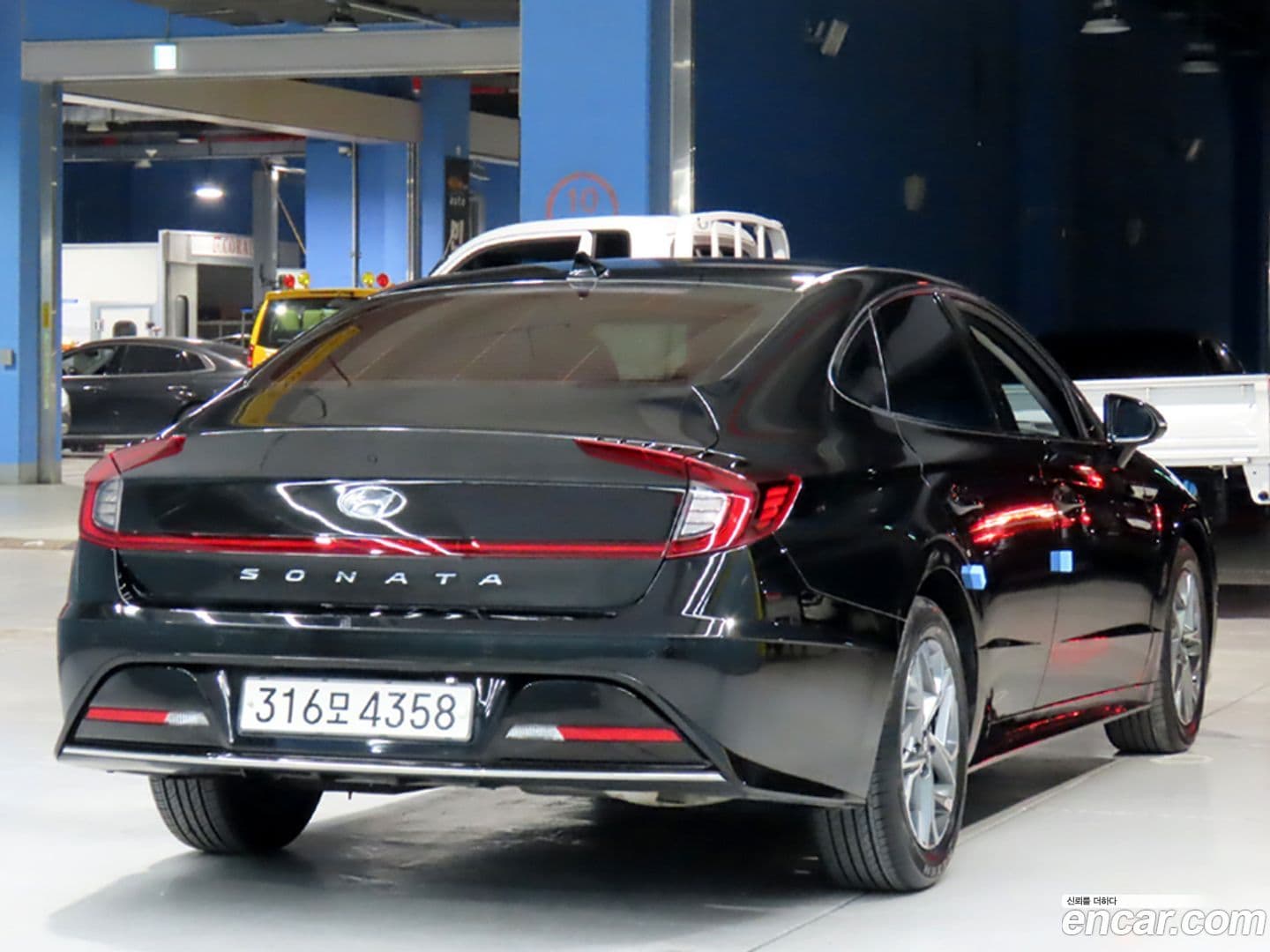 Main__Slider__Photo:Sonata Hyundai 2022.1-1