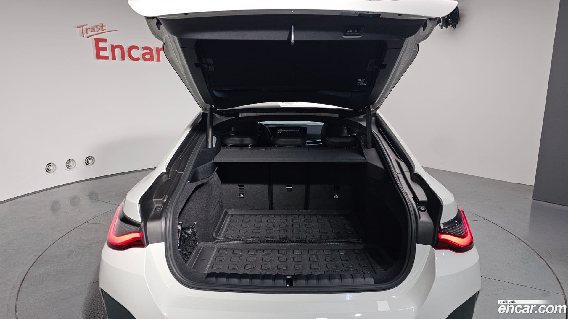 Main__Slider__Photo:i4 BMW 2023.9-19