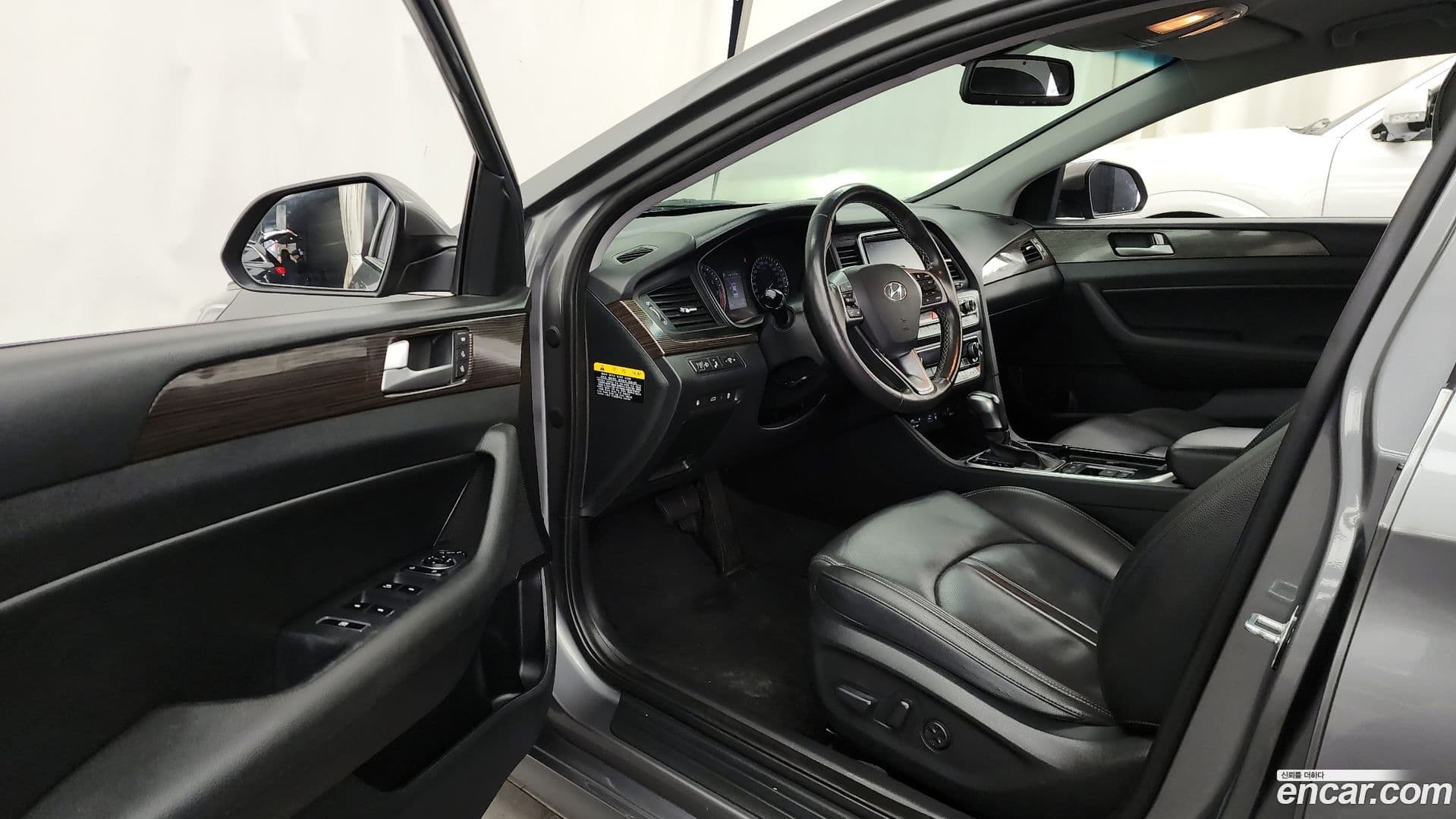 Main__Slider__Photo:Sonata Hyundai 2018.6-9