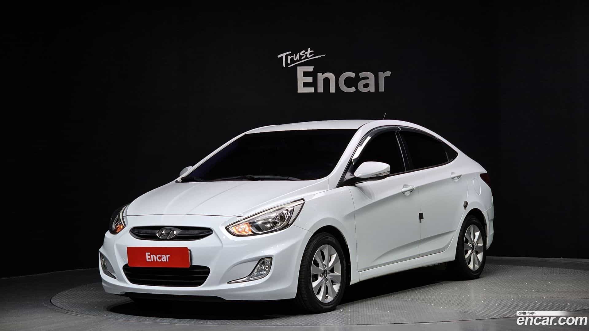 Accent Hyundai 2015.9-OUTER-001