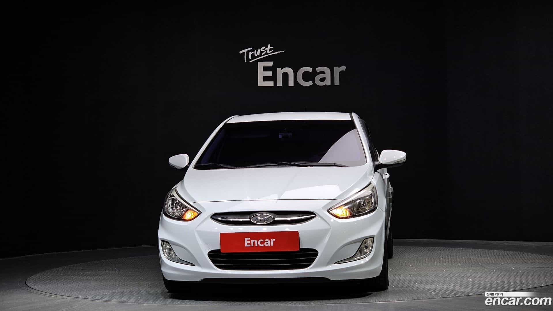 Accent Hyundai 2015.9-OUTER-003