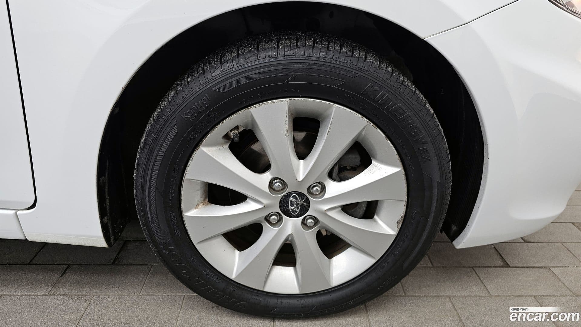 Main__Slider__Photo:Accent Hyundai 2015.9-4