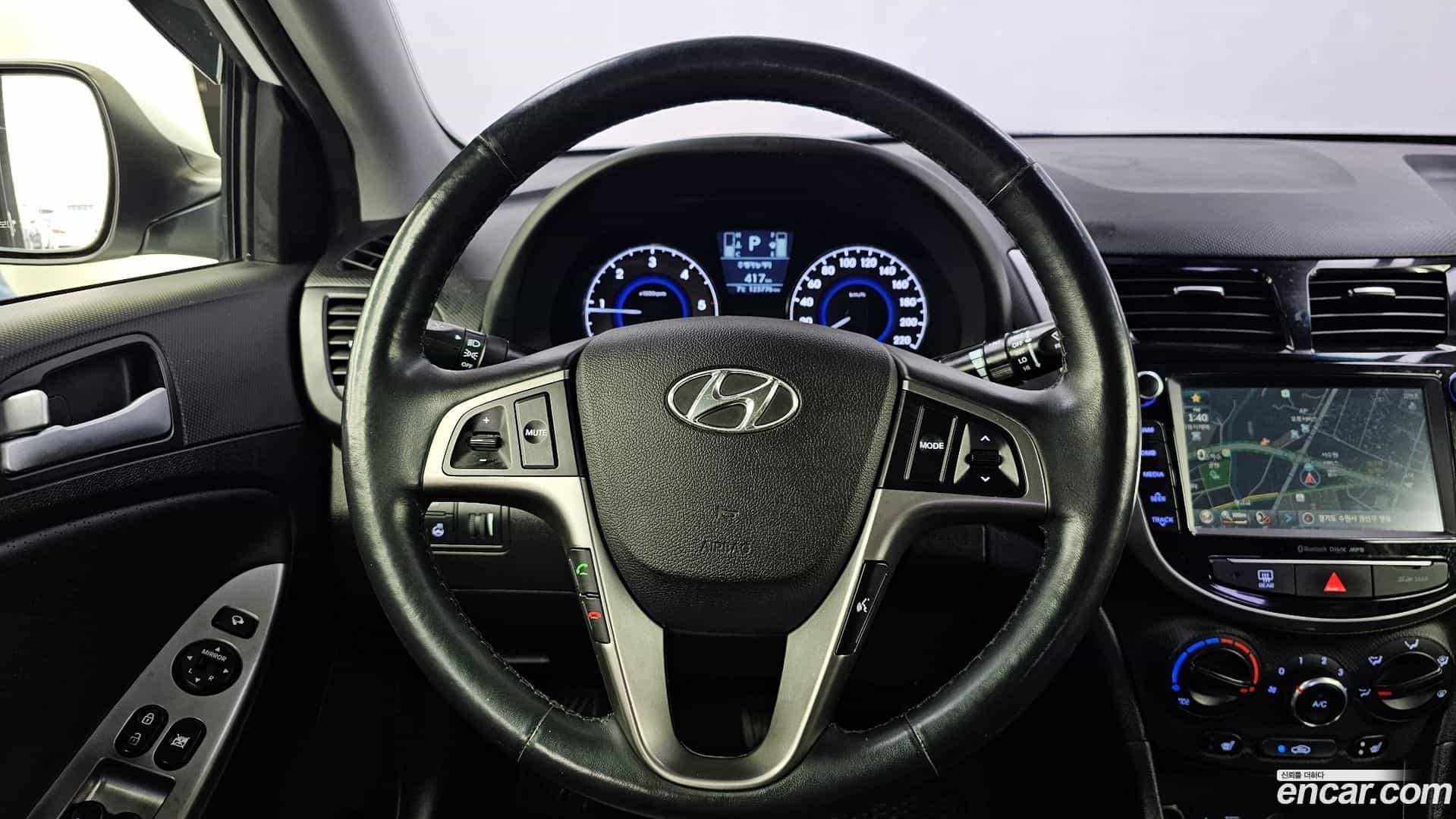 Accent Hyundai 2015.9-OPTION-017